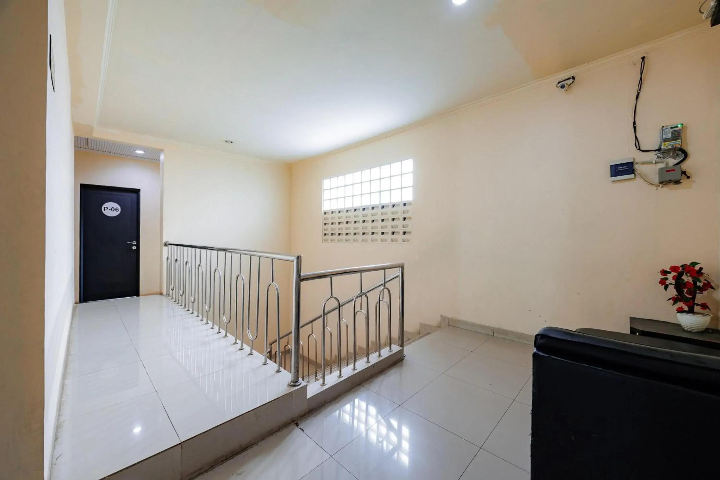 Property building, Bed in RedDoorz near Exit Toll Sirkuit Sentul Property building, Bed in RedDoorz near Exit Toll Sirkuit Sentul