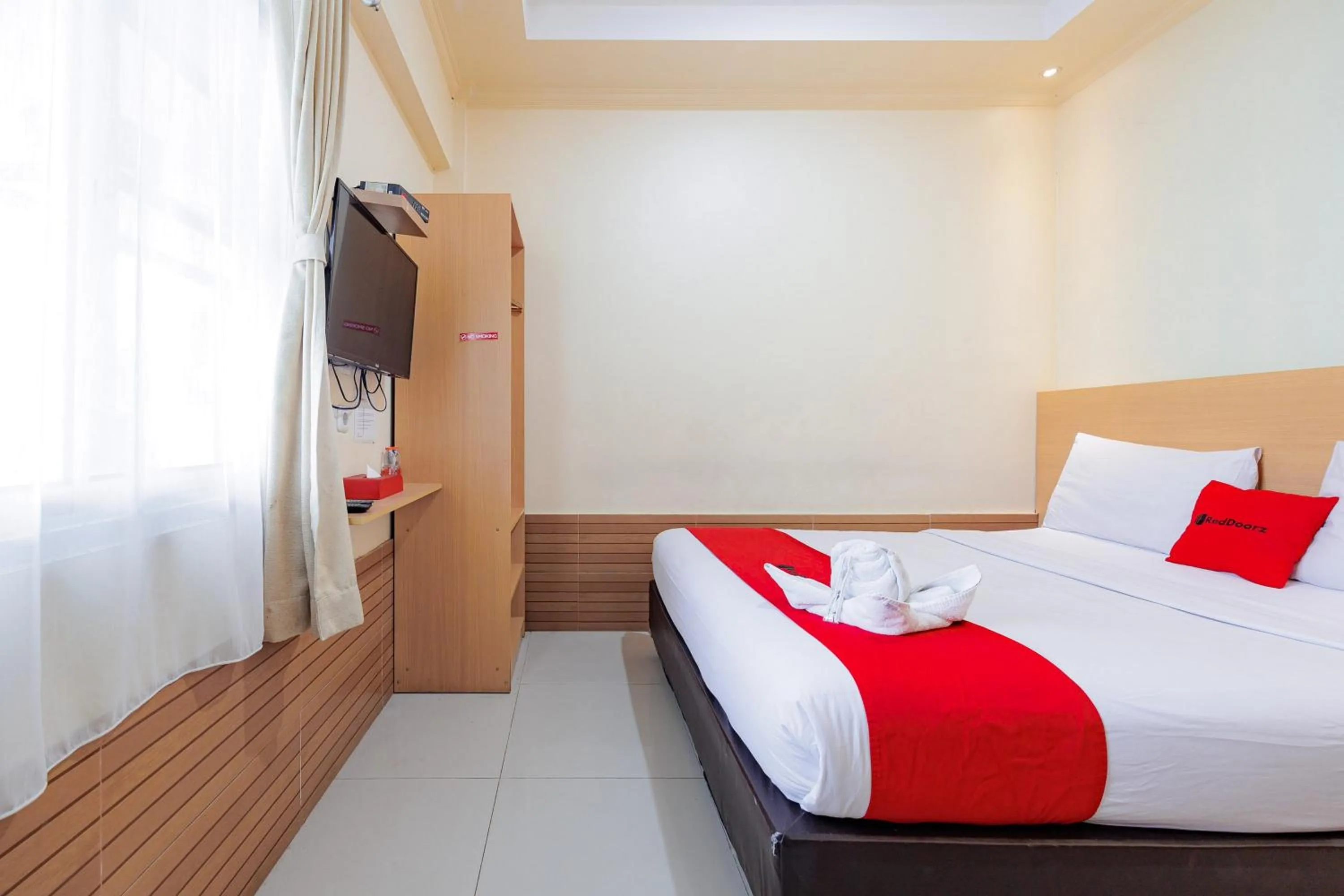 Bedroom, Bed in RedDoorz near Exit Toll Sirkuit Sentul