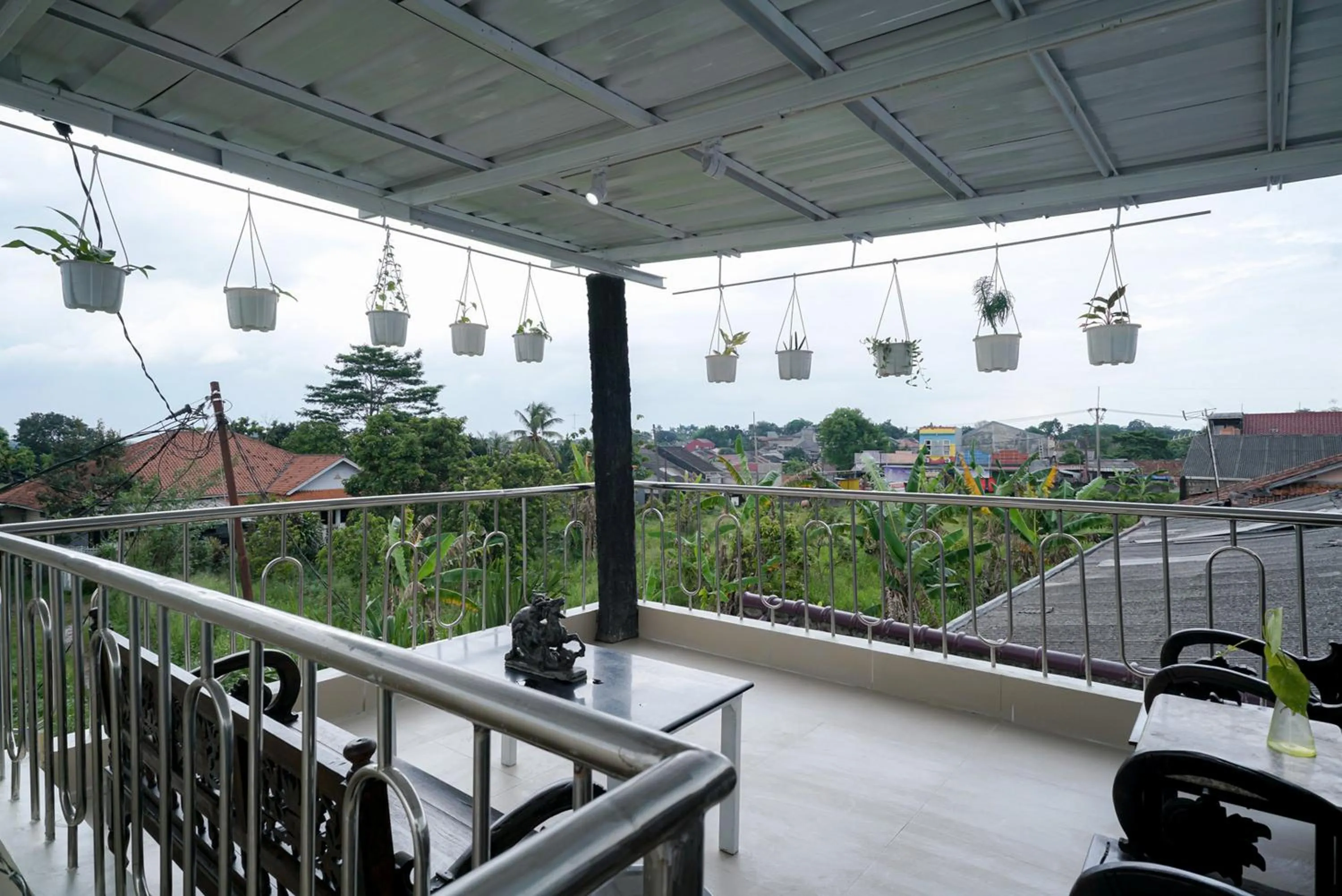 Balcony/Terrace in RedDoorz near Exit Toll Sirkuit Sentul