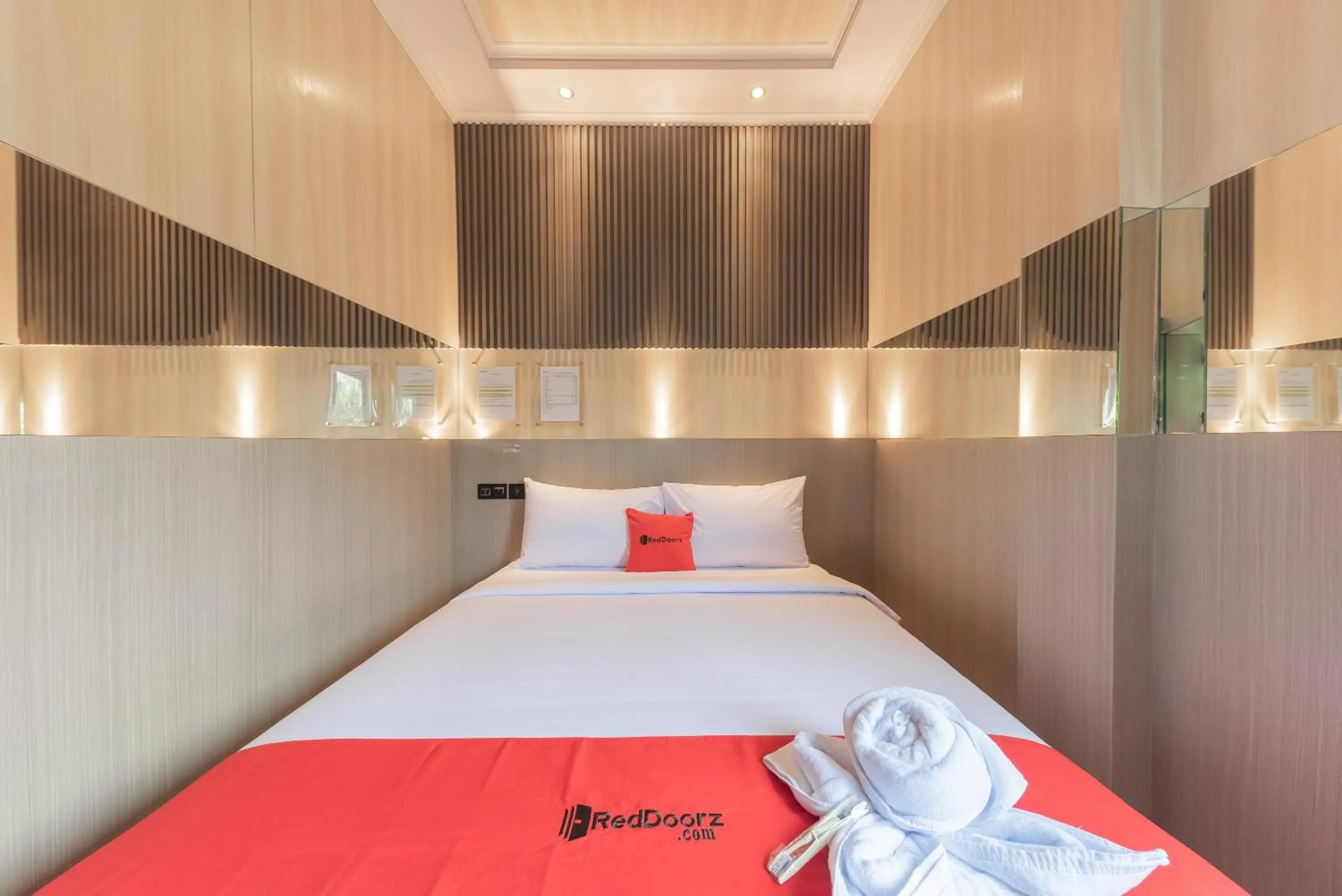 Bedroom, Bed in RedDoorz near Exit Toll Sirkuit Sentul