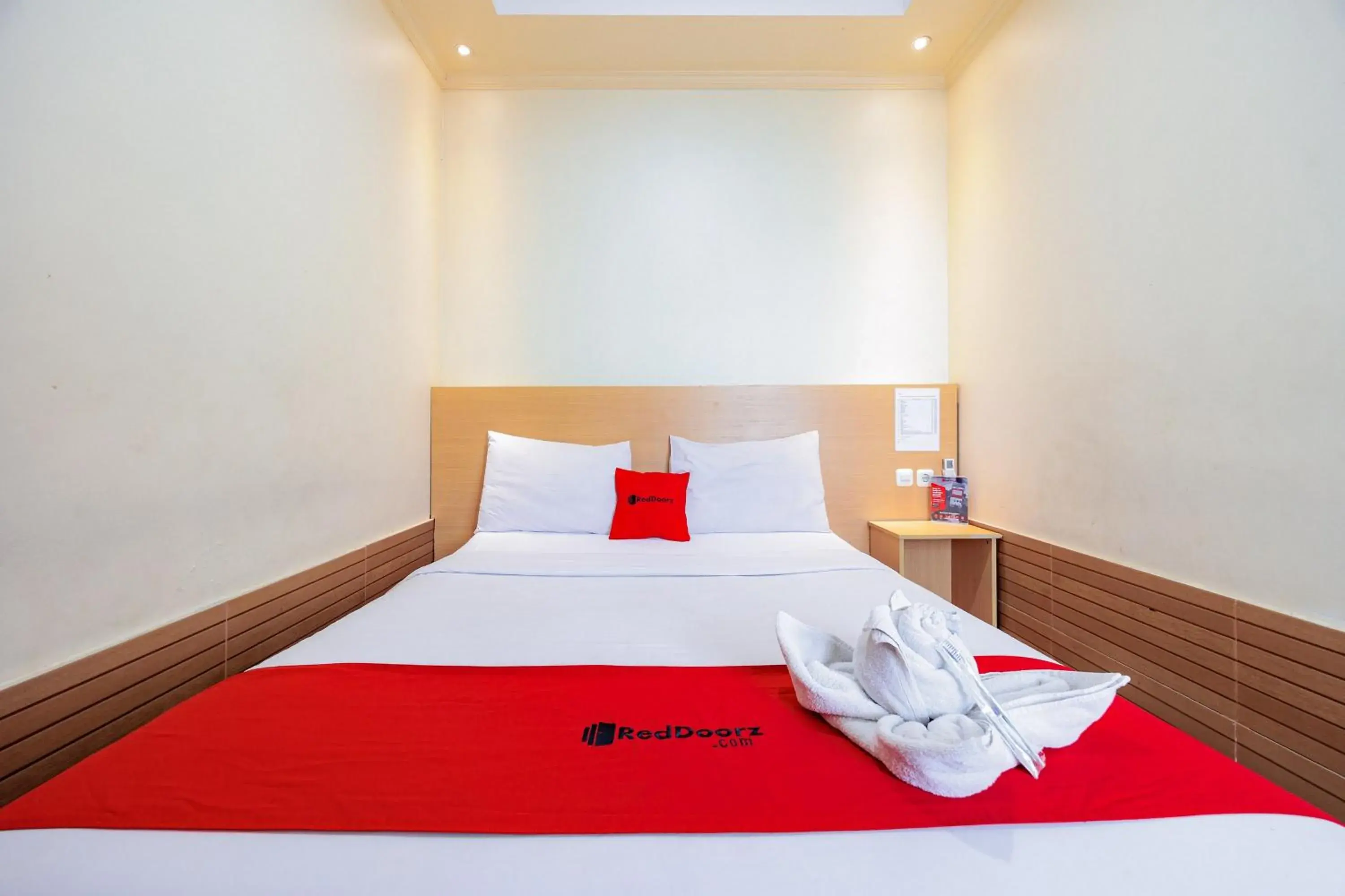 Double Room in RedDoorz near Exit Toll Sirkuit Sentul Double Room in RedDoorz near Exit Toll Sirkuit Sentul