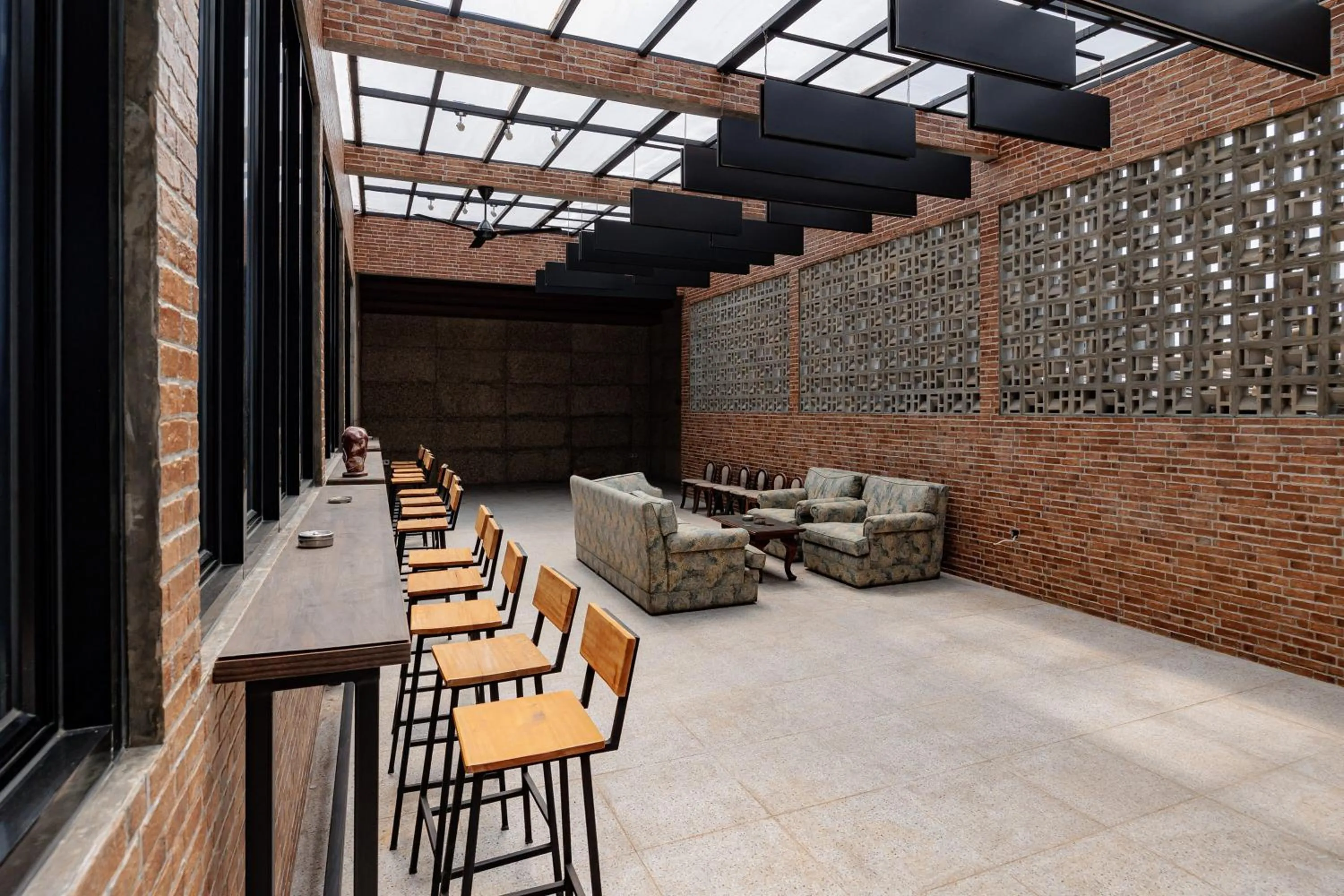 Seating area in RedDoorz near Exit Toll Sirkuit Sentul