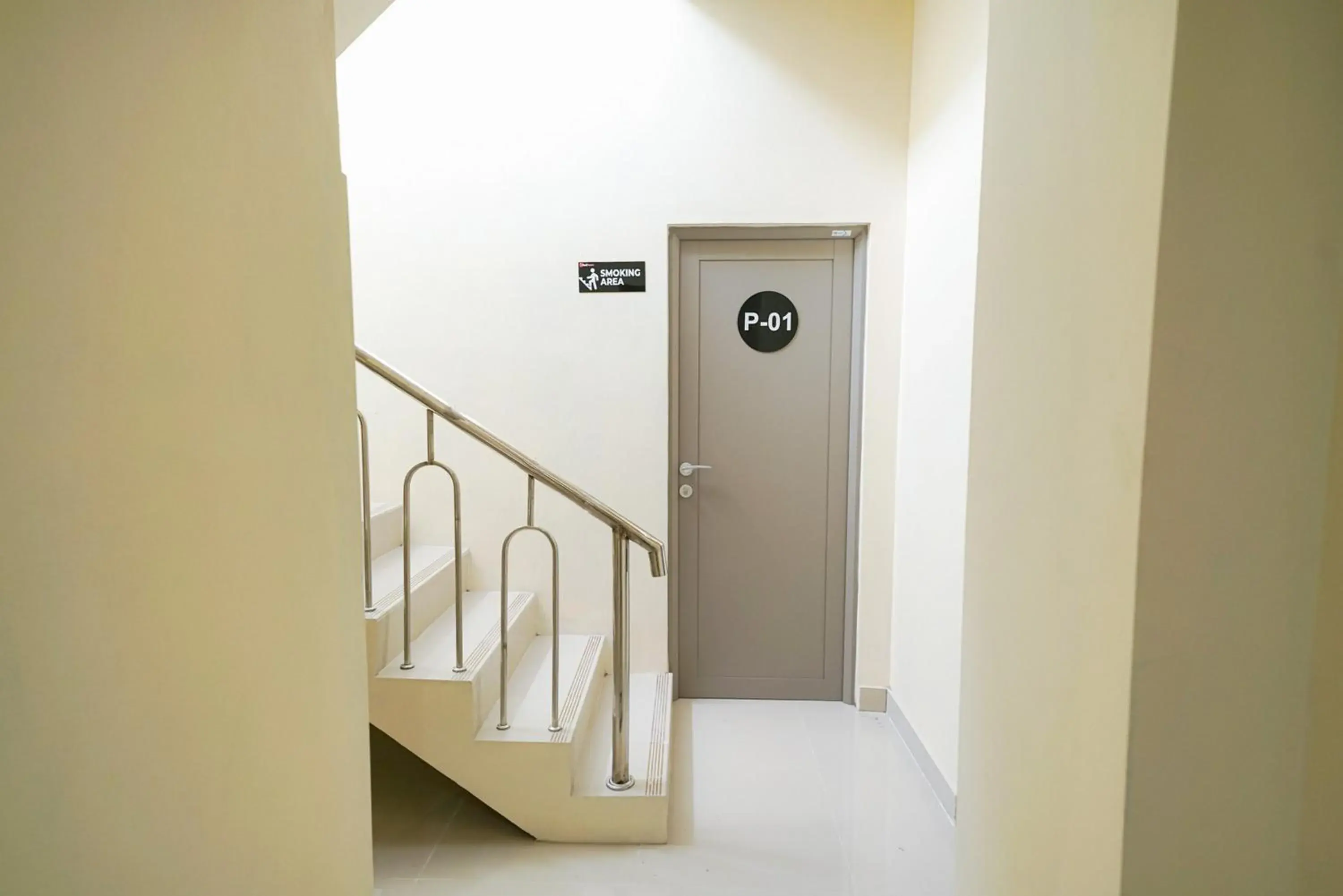 Lobby or reception in RedDoorz near Exit Toll Sirkuit Sentul Lobby or reception in RedDoorz near Exit Toll Sirkuit Sentul