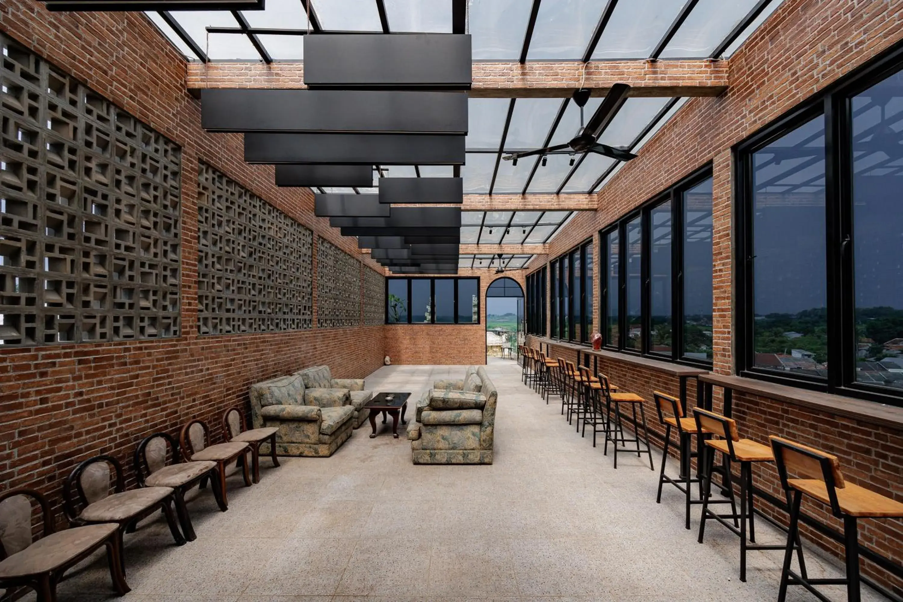 Seating area in RedDoorz near Exit Toll Sirkuit Sentul Seating area in RedDoorz near Exit Toll Sirkuit Sentul