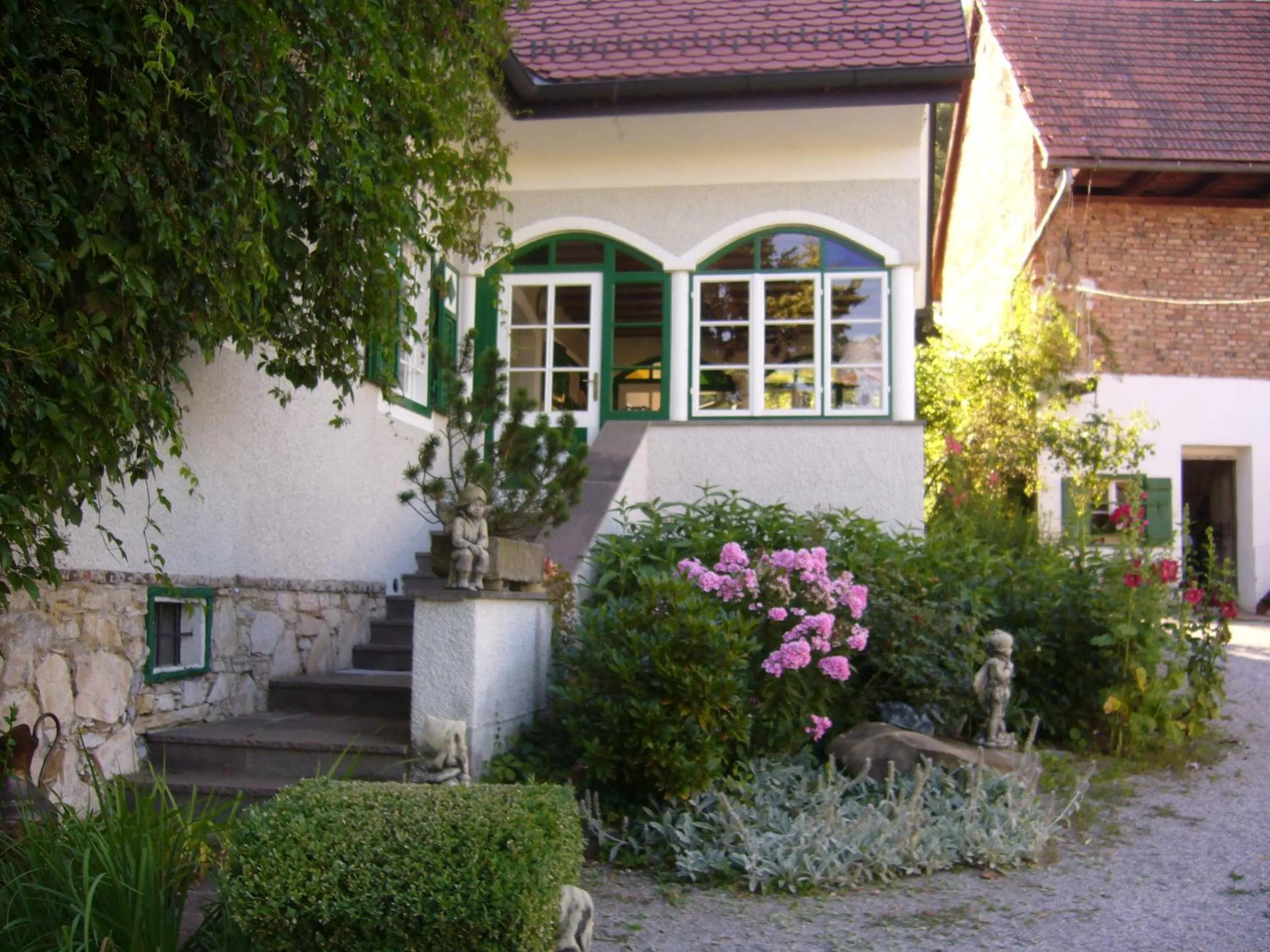 Facade/entrance in Hirschenhof