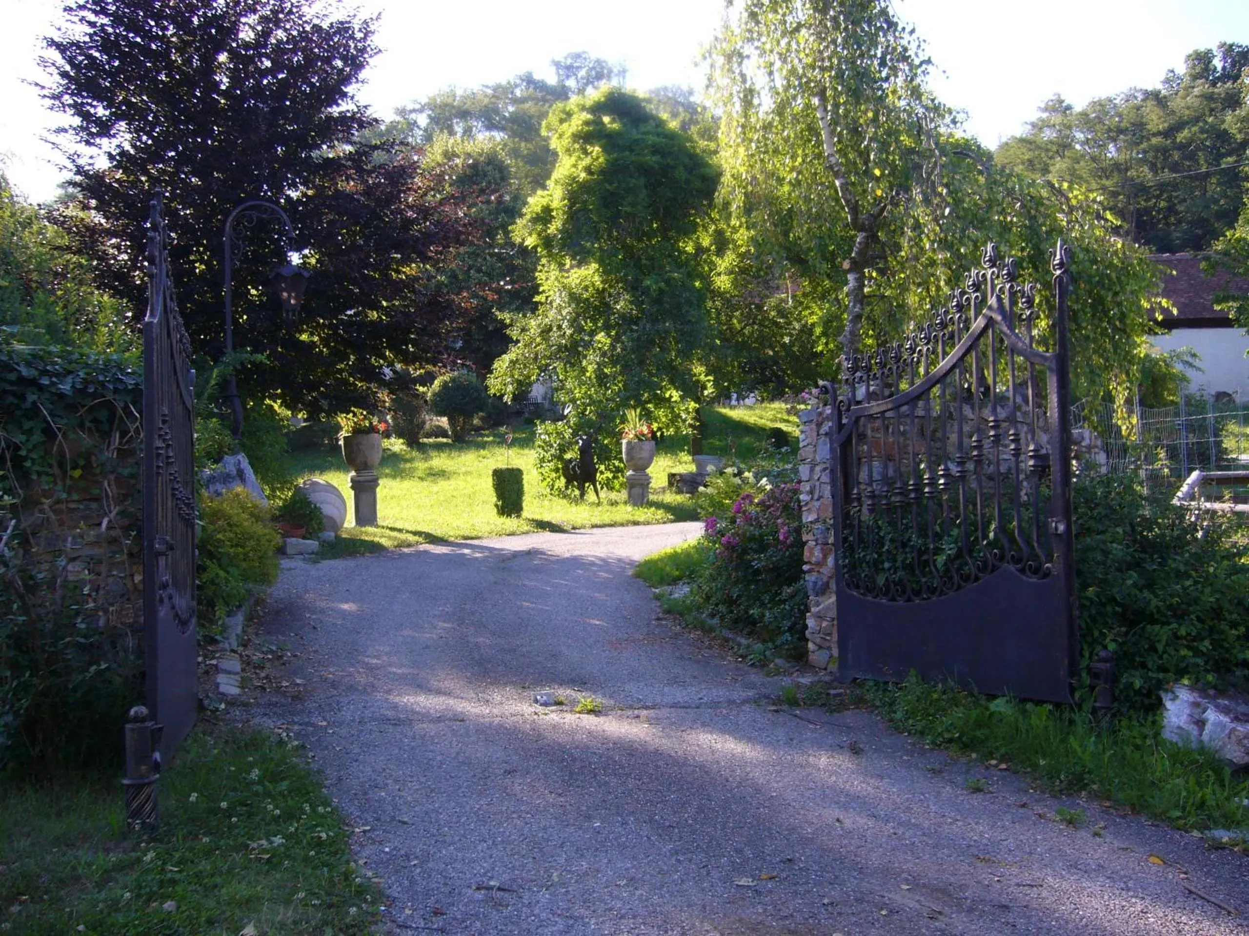 Area and facilities in Hirschenhof