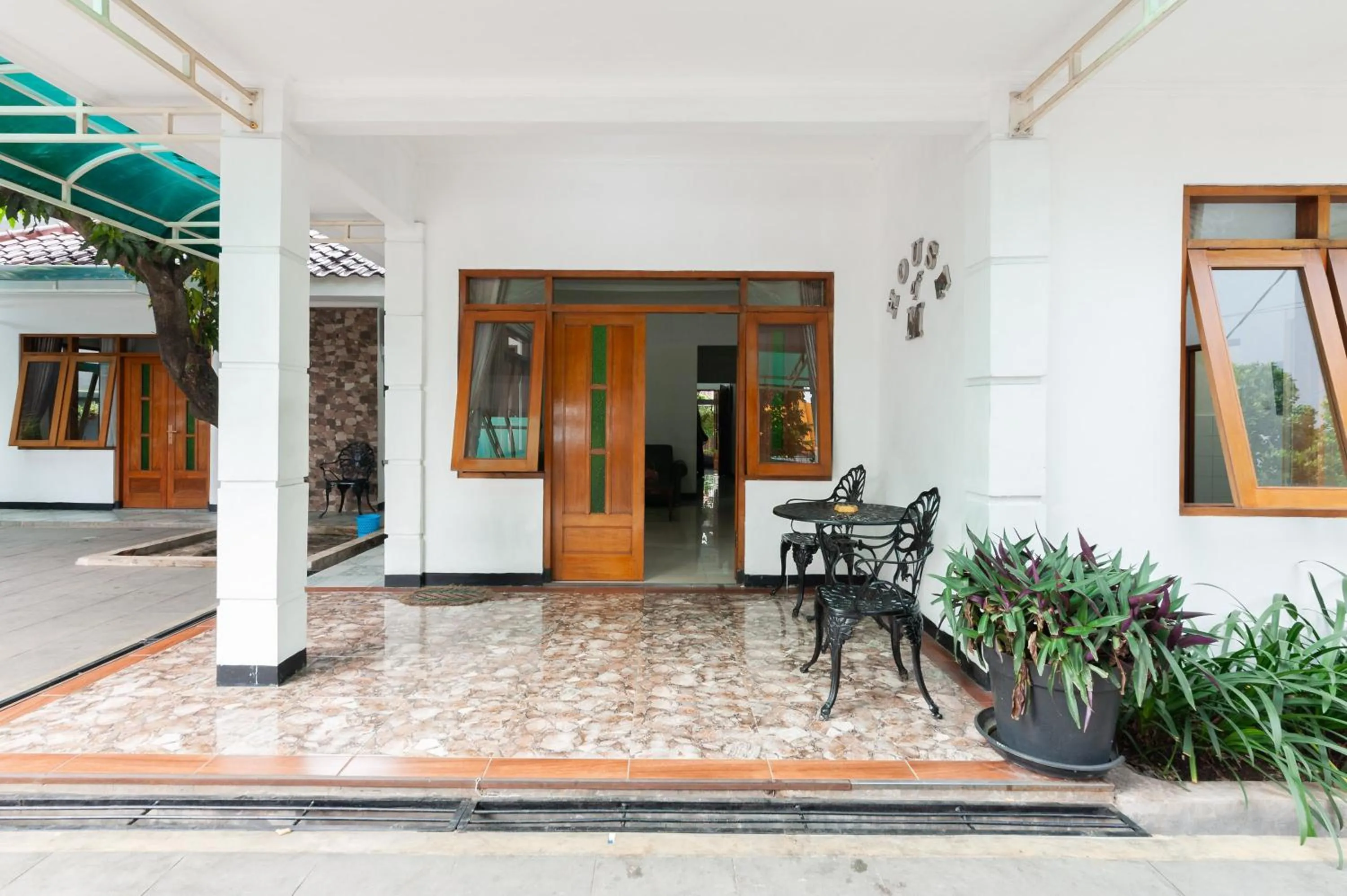 Property building in RedDoorz at Batutulis Bogor by House of M