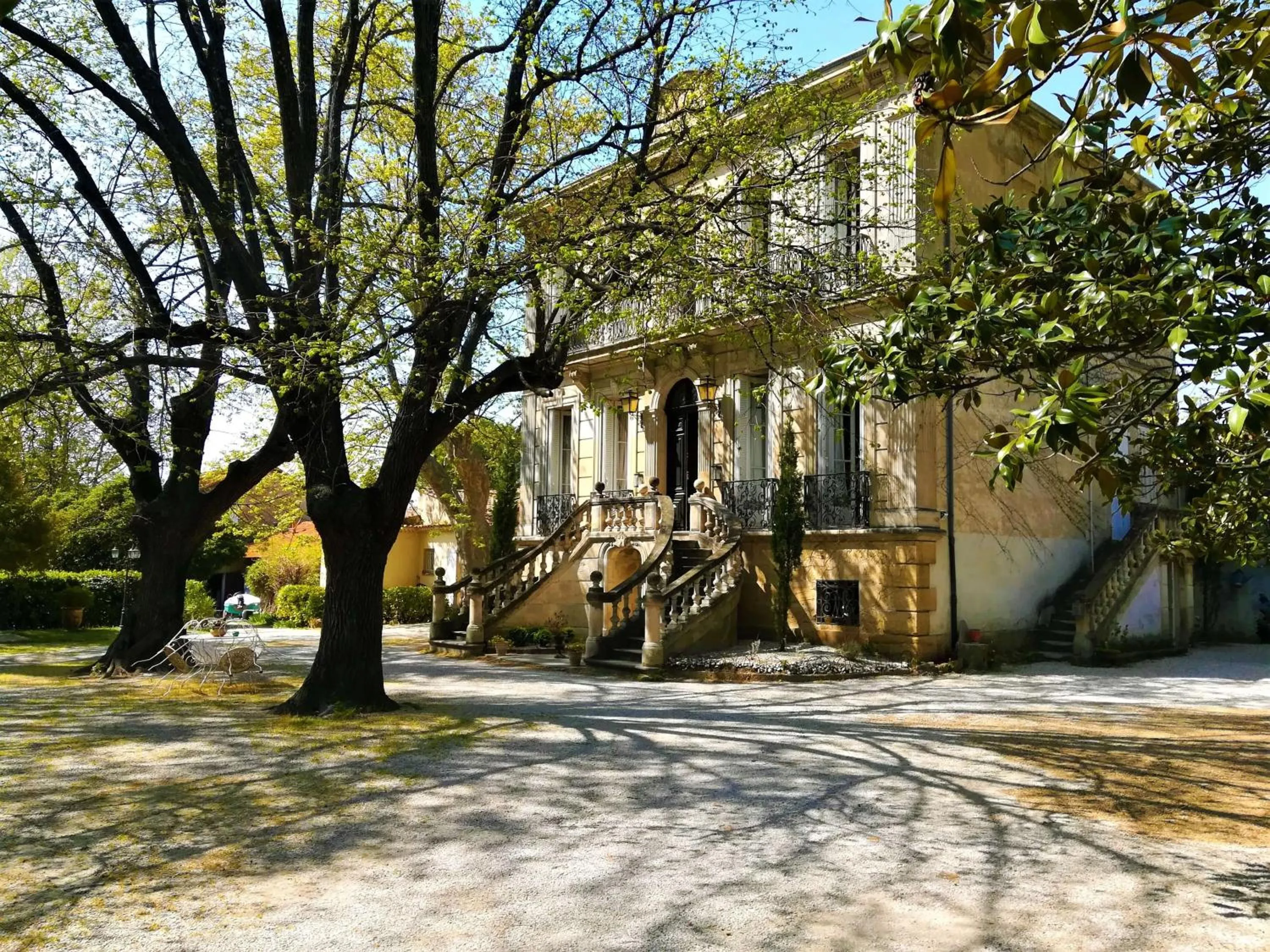 Facade/entrance in Embarben Maison d'hôtes
