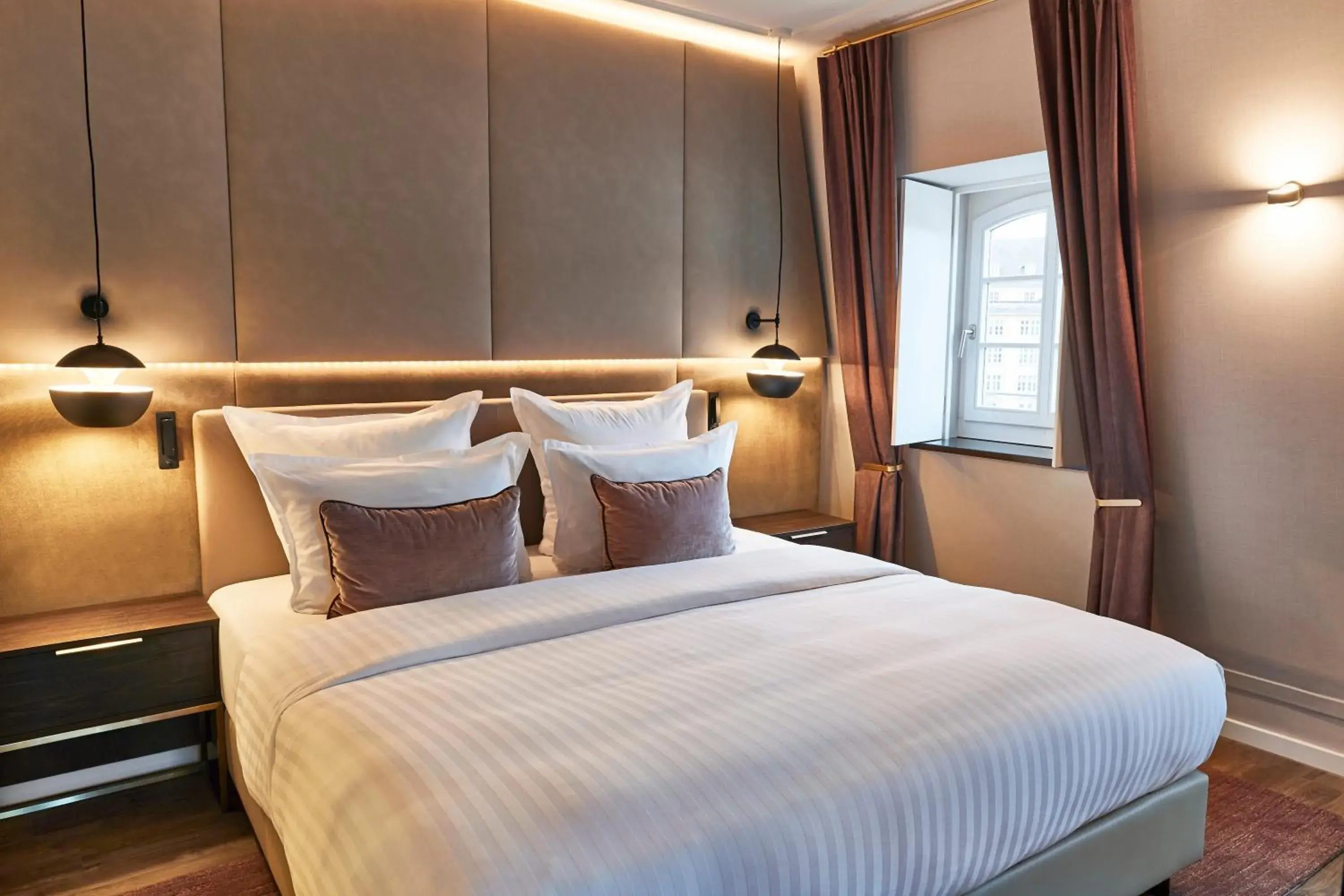 Day, Bed in Steigenberger Hotel de Saxe Day, Bed in Steigenberger Hotel de Saxe