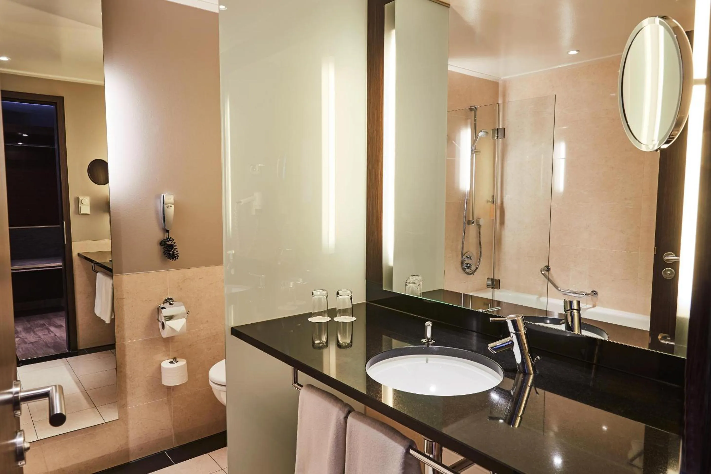 Bathroom in Steigenberger Hotel de Saxe