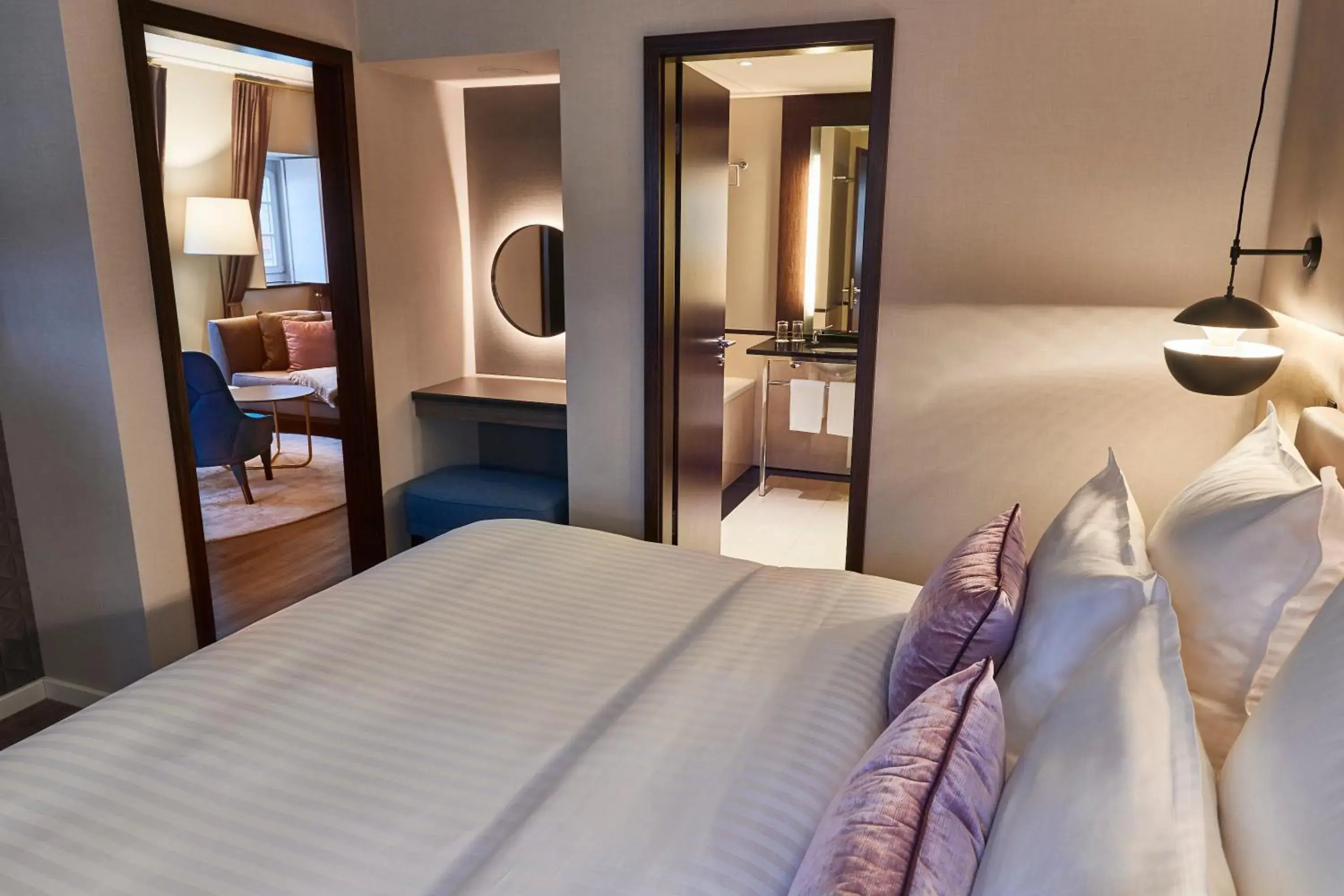 Day, Bed in Steigenberger Hotel de Saxe Day, Bed in Steigenberger Hotel de Saxe