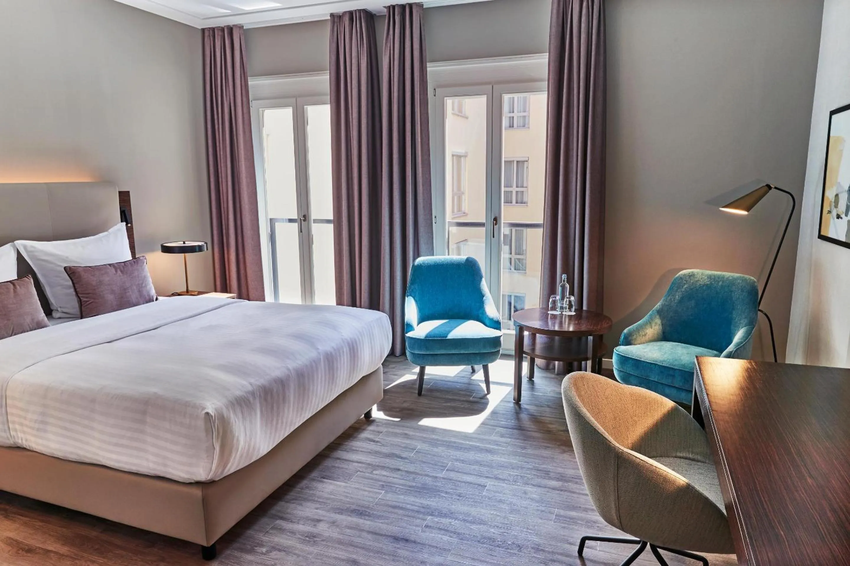 Photo of the whole room, Bed in Steigenberger Hotel de Saxe