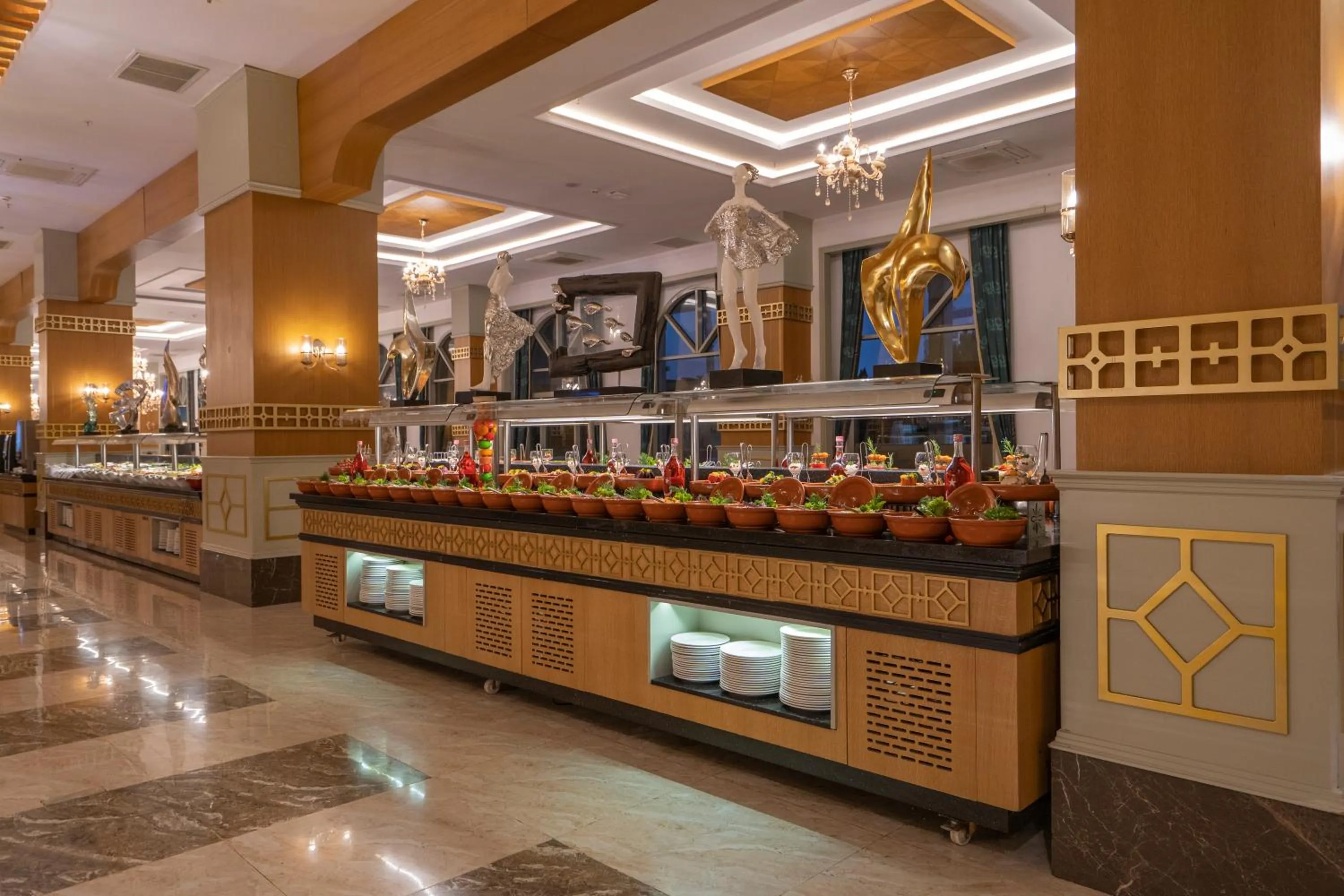 Restaurant/places to eat in J'adore Deluxe Hotel & Spa Ultra All Inclusive
