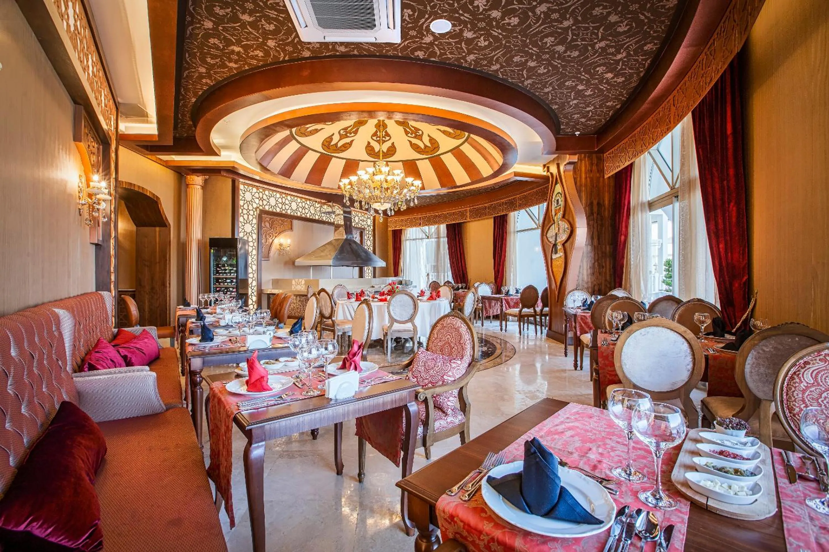 Restaurant/places to eat in J'adore Deluxe Hotel & Spa Ultra All Inclusive