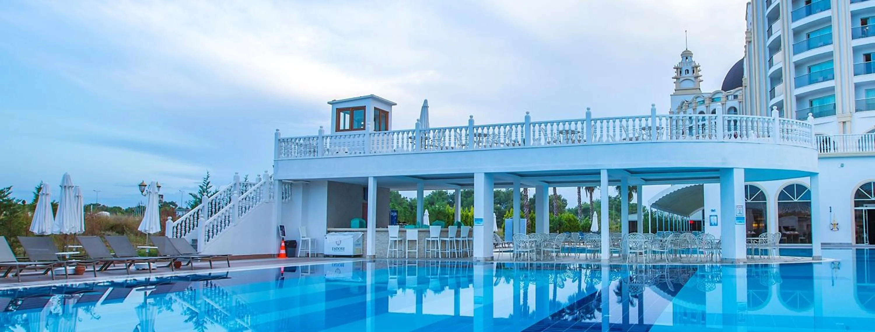 Day in J'adore Deluxe Hotel & Spa Ultra All Inclusive