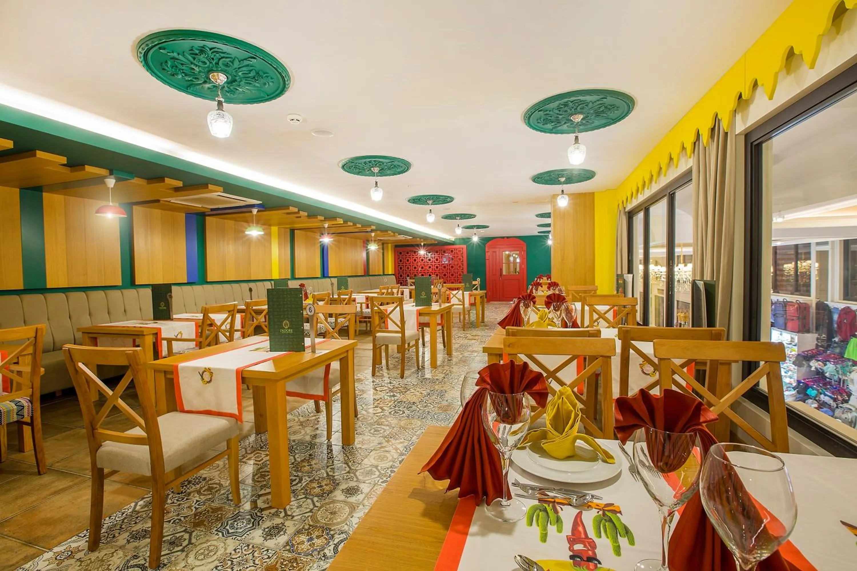 Restaurant/places to eat in J'adore Deluxe Hotel & Spa Ultra All Inclusive