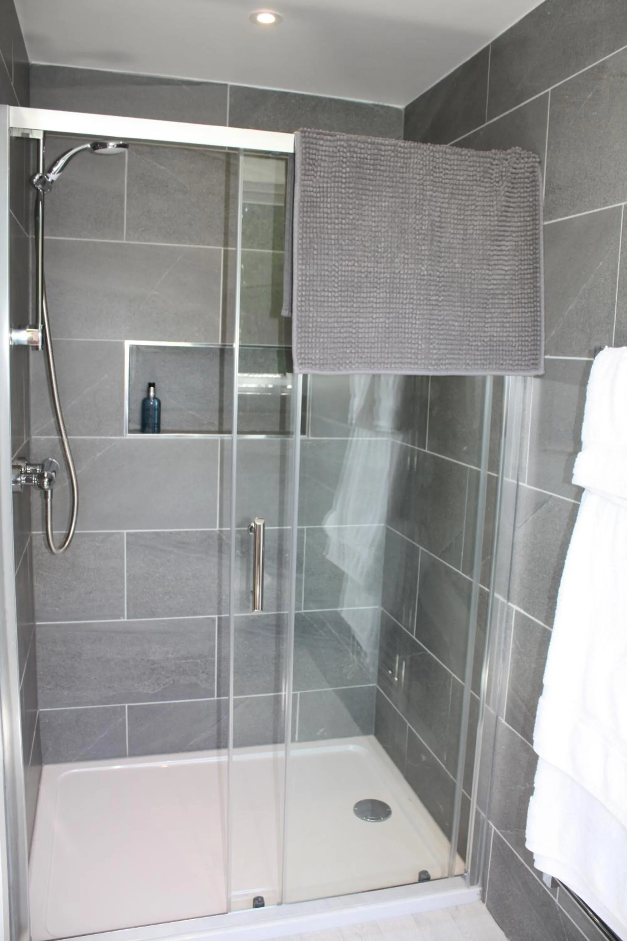 Shower in Kerryanna Country House Bed and Breakfast