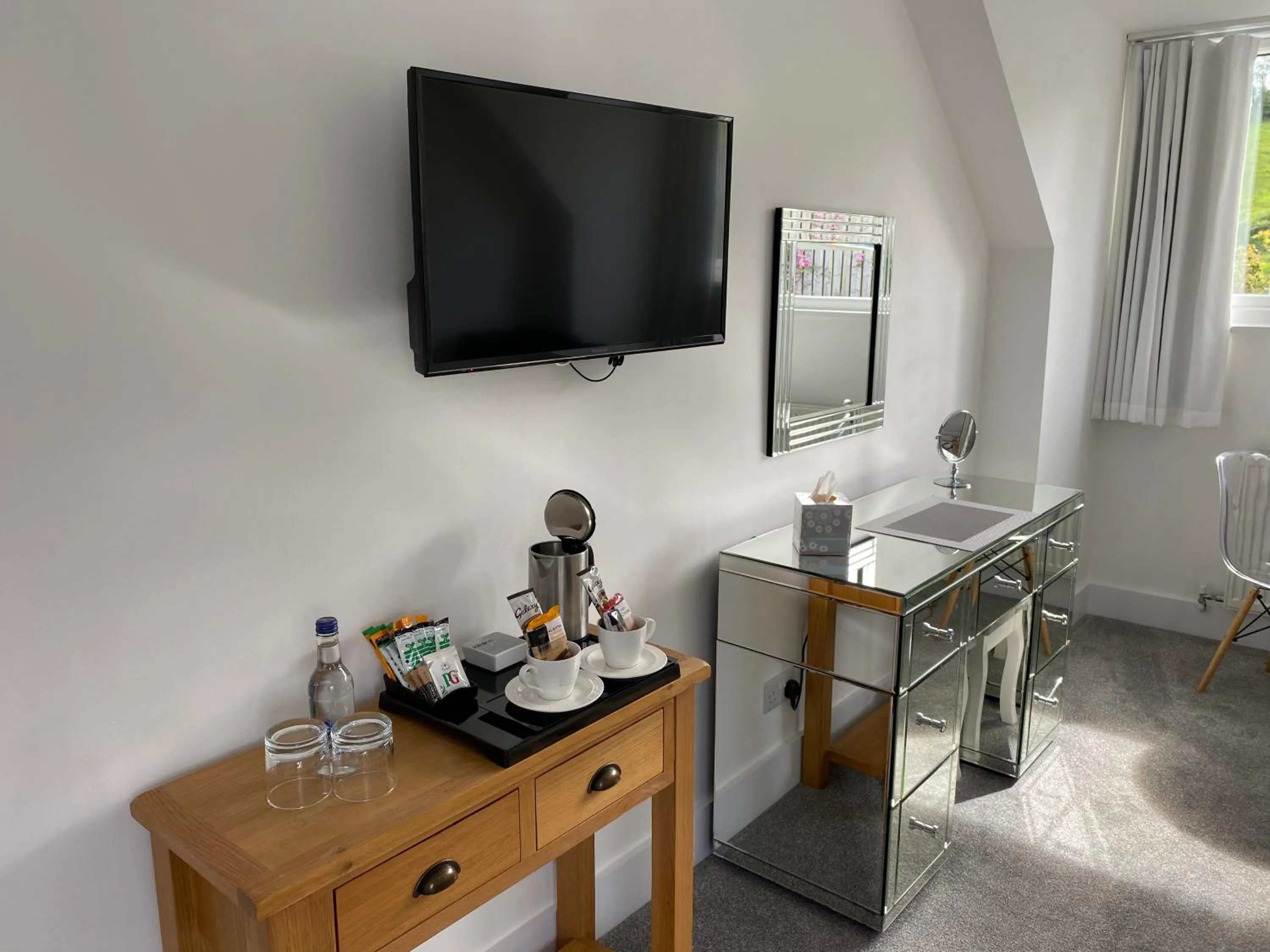 TV and multimedia in Kerryanna Country House Bed and Breakfast