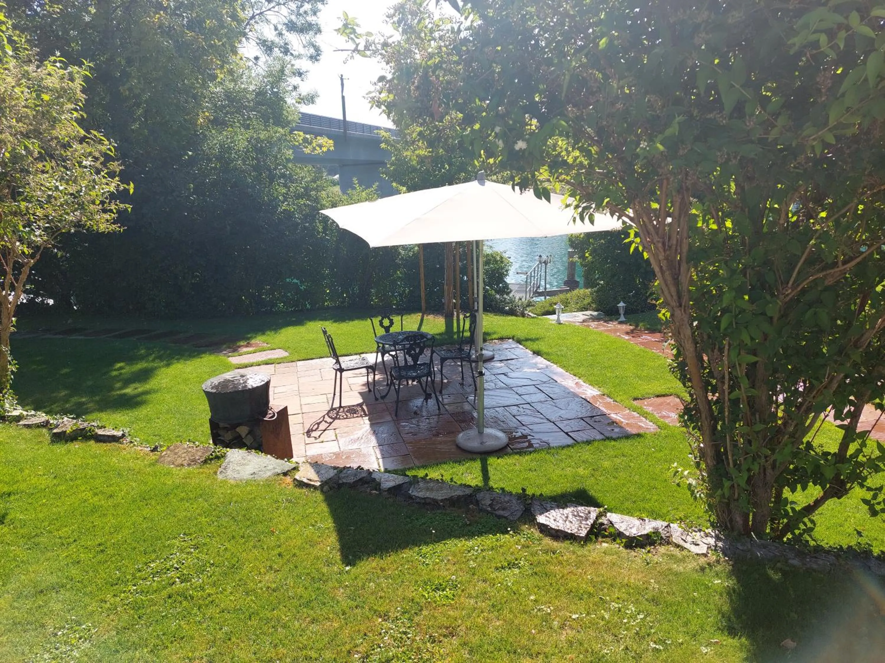 Day in Apart-Hôtel Pont-de-Thielle