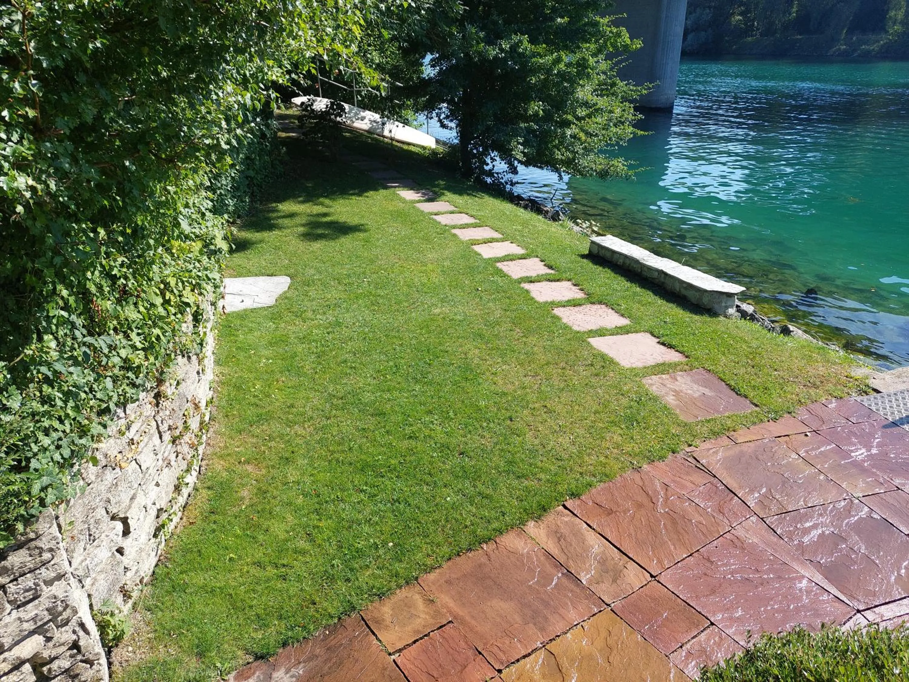 Garden in Apart-Hôtel Pont-de-Thielle