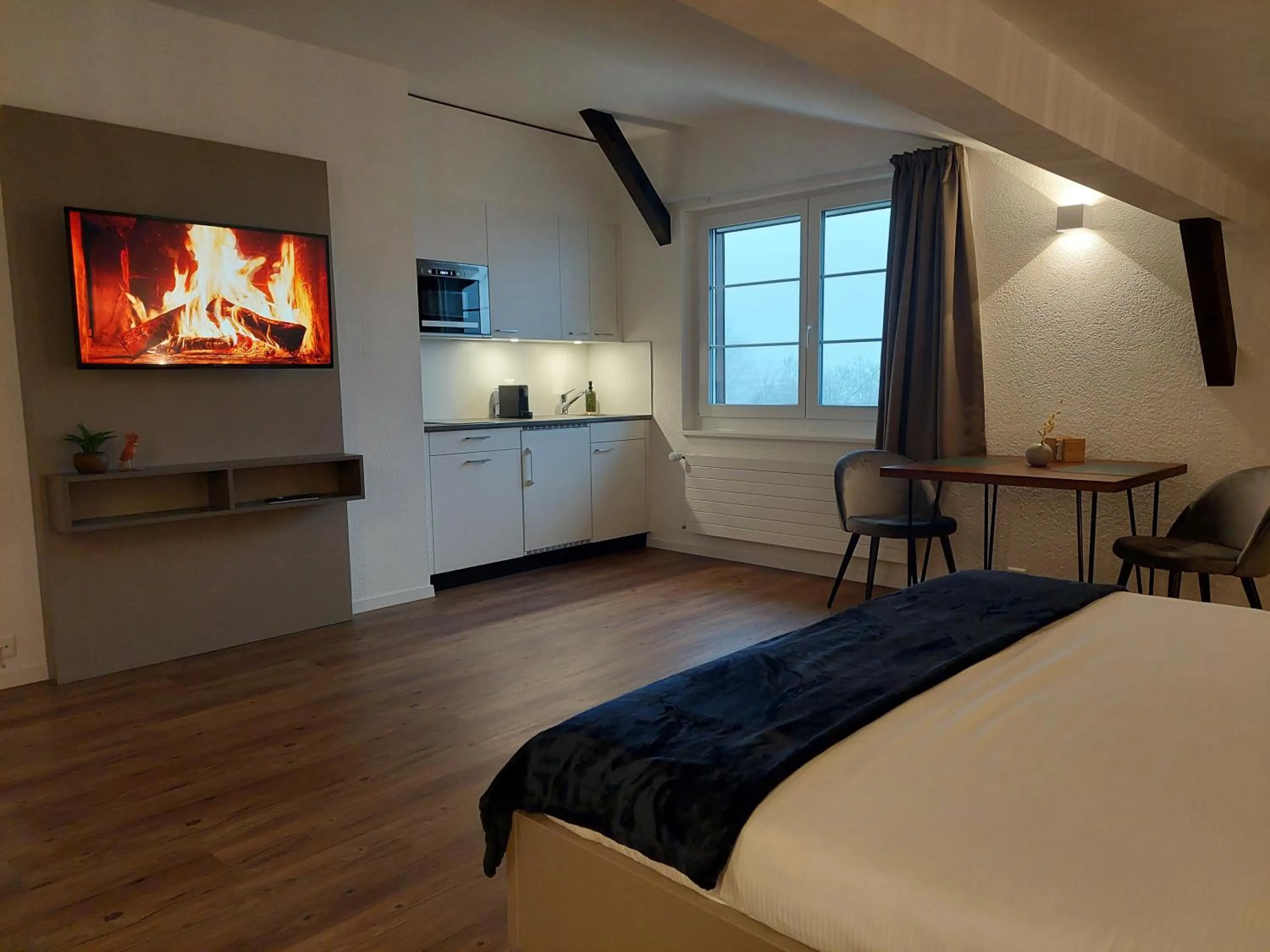 kitchen, Bed in Apart-Hôtel Pont-de-Thielle