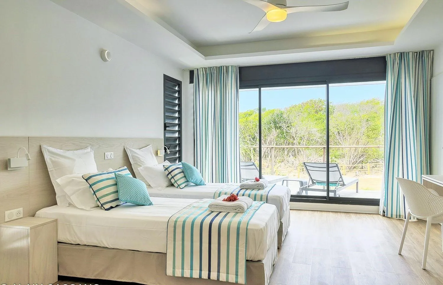 Bedroom, Bed in Villa Azurela