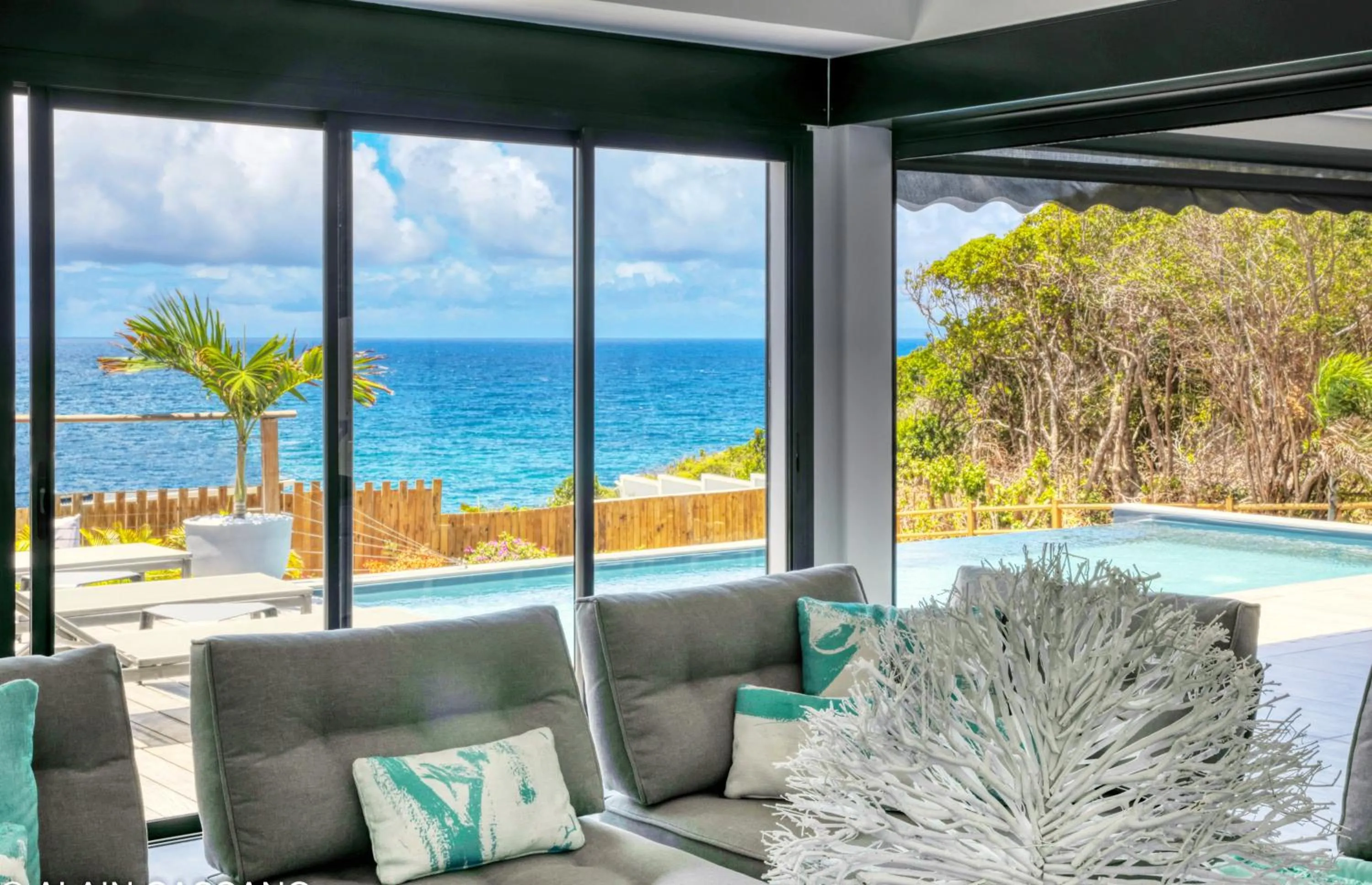 Sea view in Villa Azurela