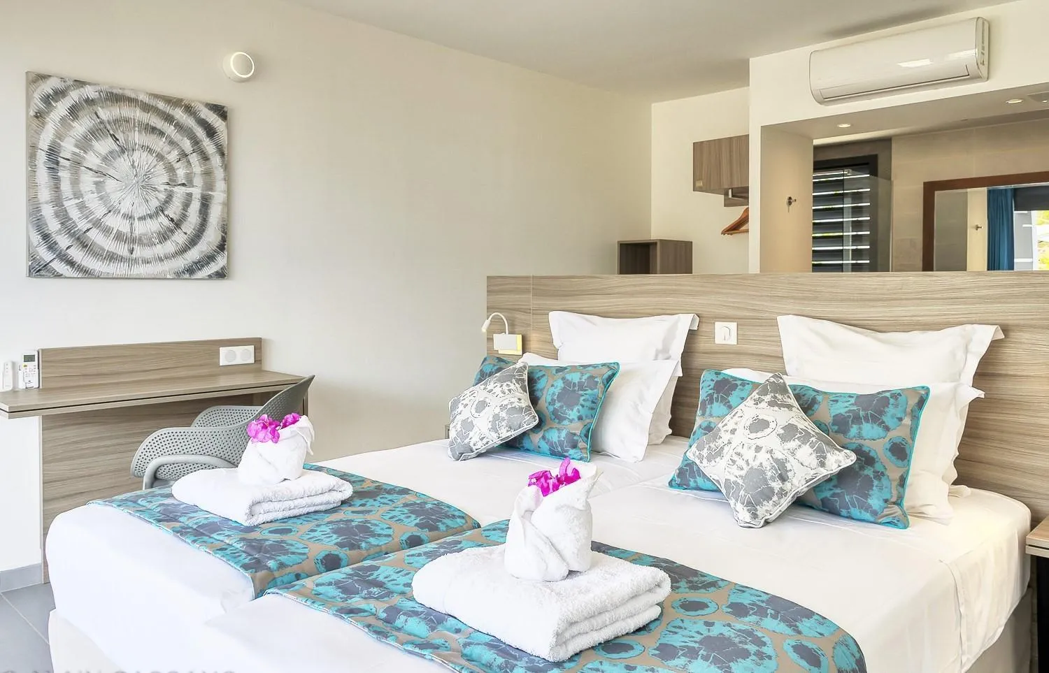 Bedroom, Bed in Villa Azurela