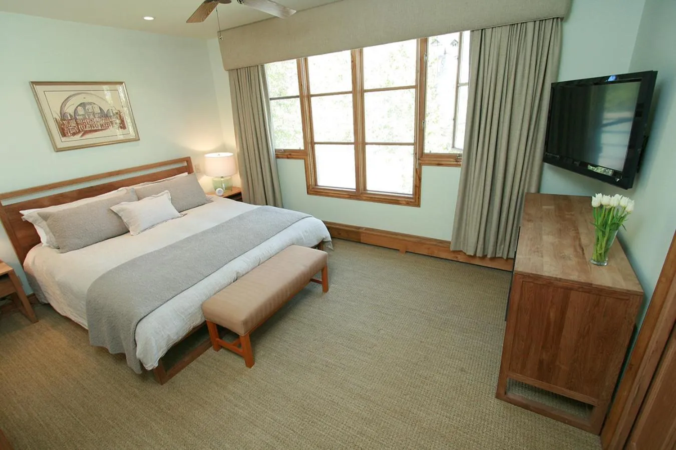 Bed in Highlands Townhome by Vail Realty