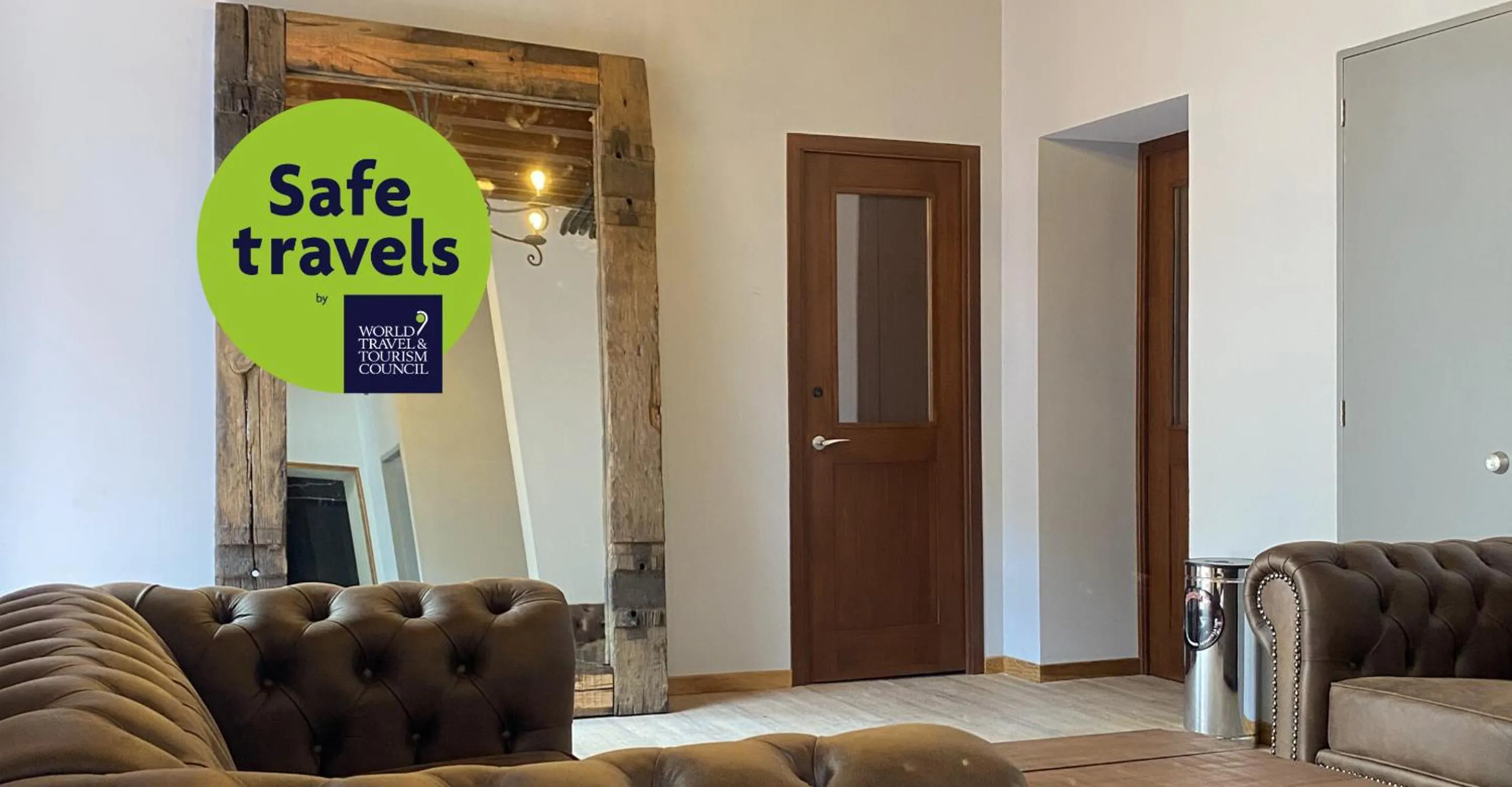 Living room in Hotel MX más centro CDMX, Trademark Collection by Wyndham