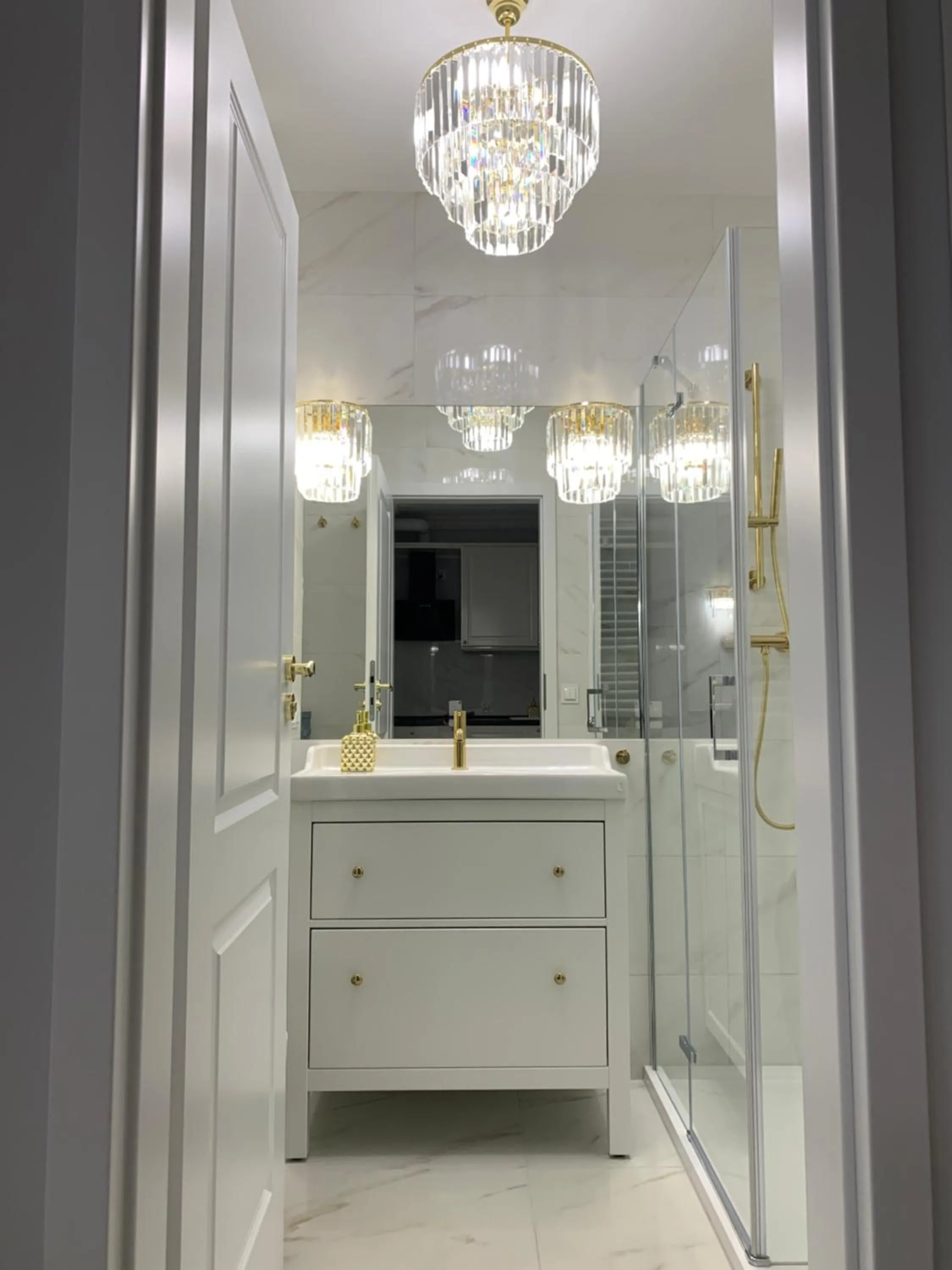 Bathroom in Hamptons Apartment