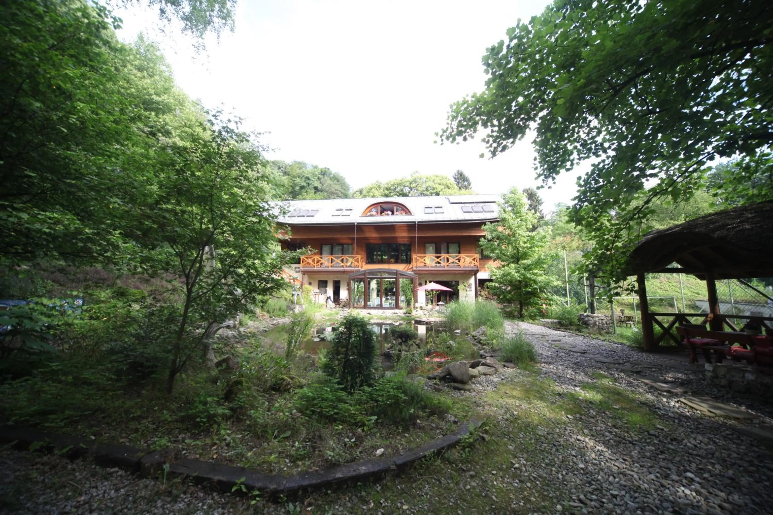 Property building in Ekosamotnia