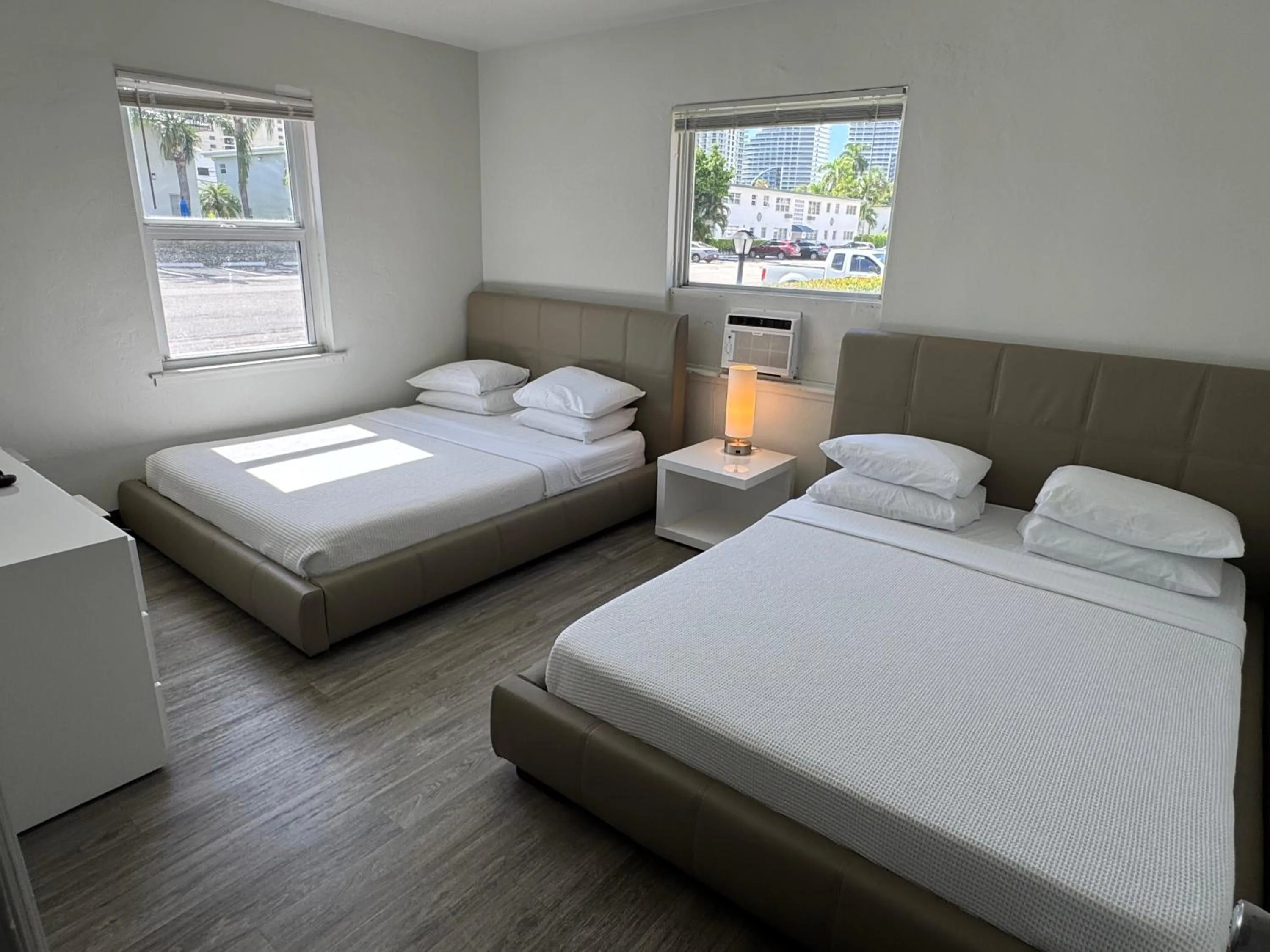 Bed in Rolo Beach Hotel