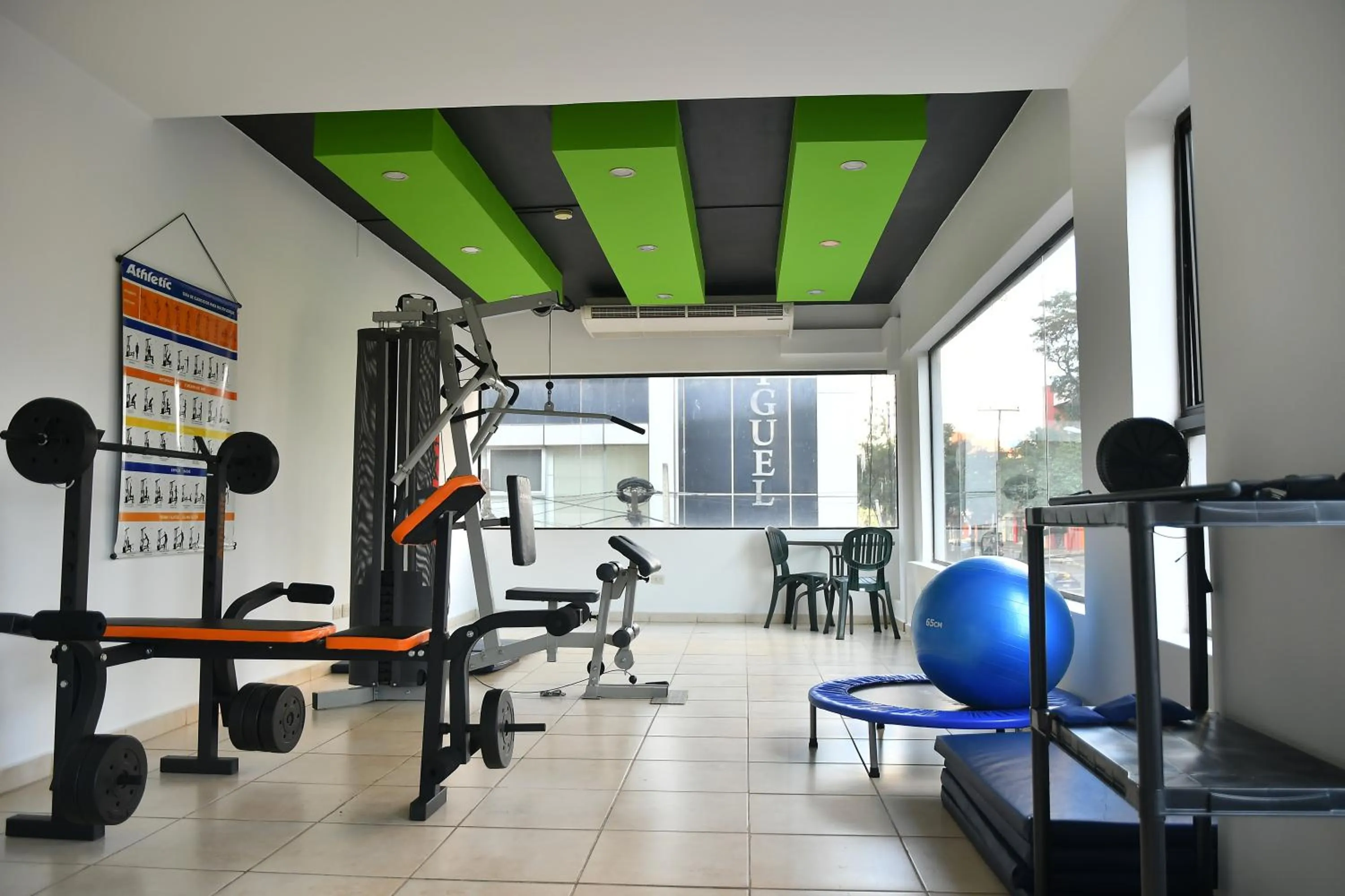 Fitness centre/facilities in Convair Hotel