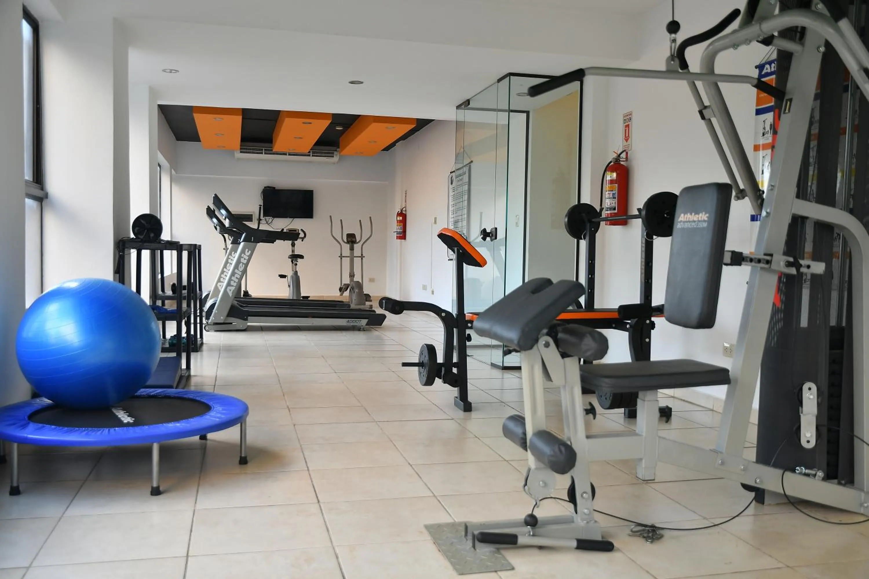 Fitness centre/facilities in Convair Hotel