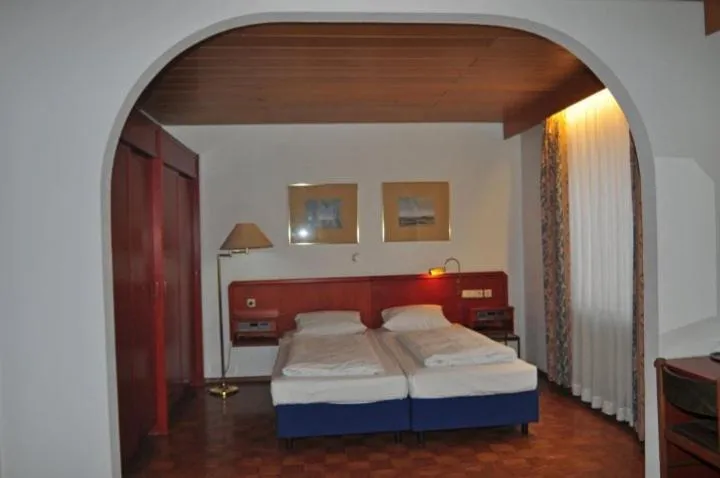 Bed in Hotel Starkenburger Hof