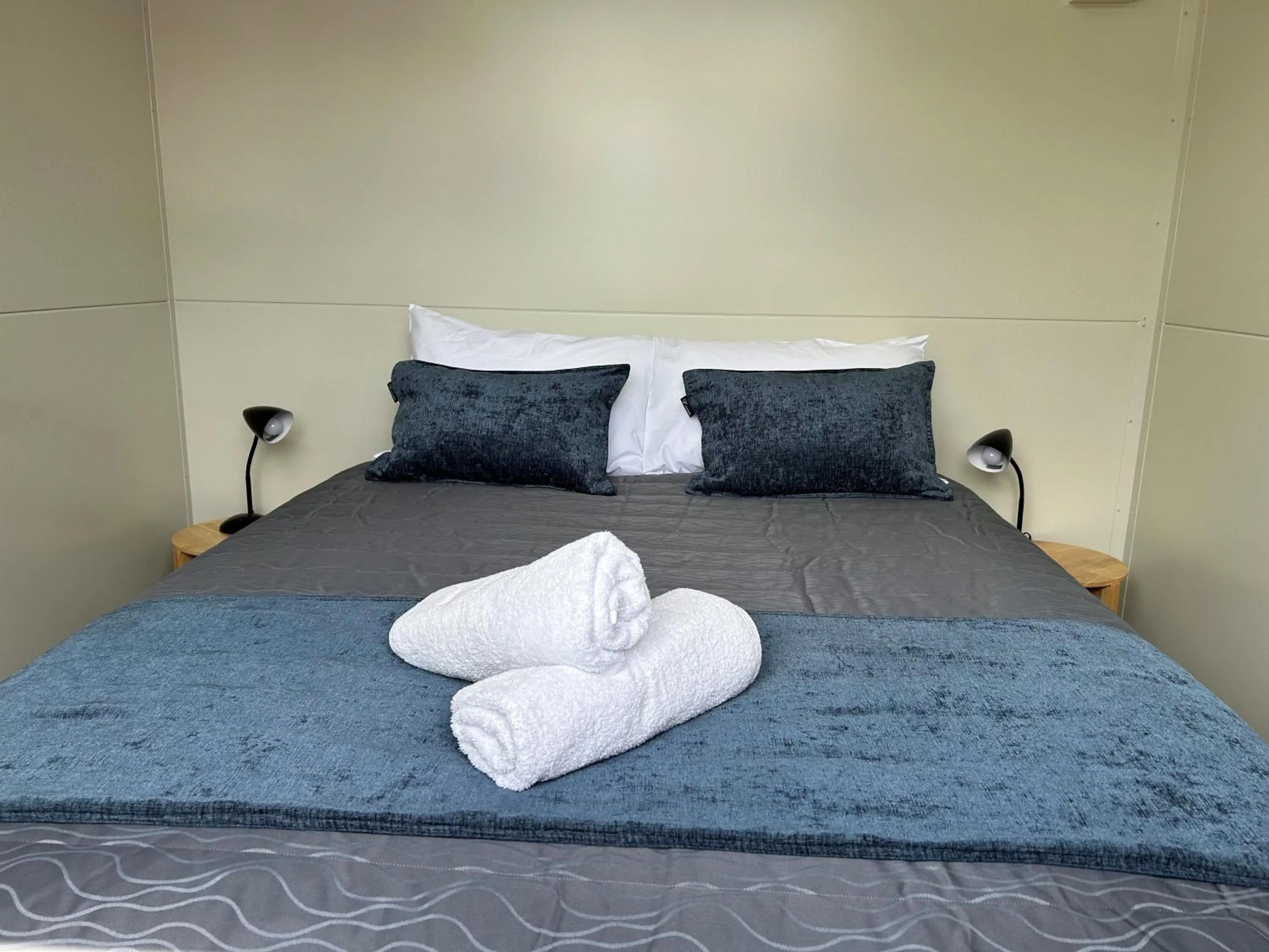 Bed in Takapuna Beach Holiday Park