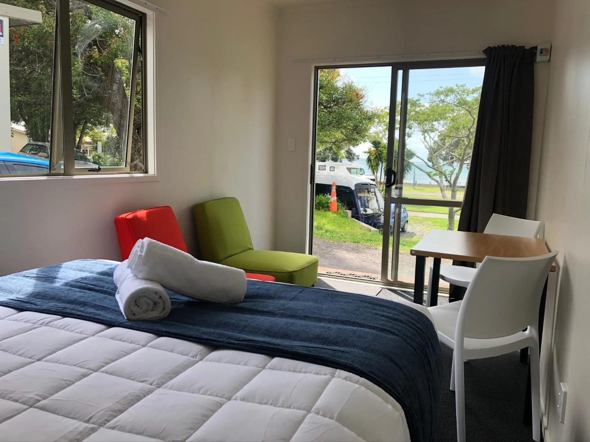 Bed in Takapuna Beach Holiday Park