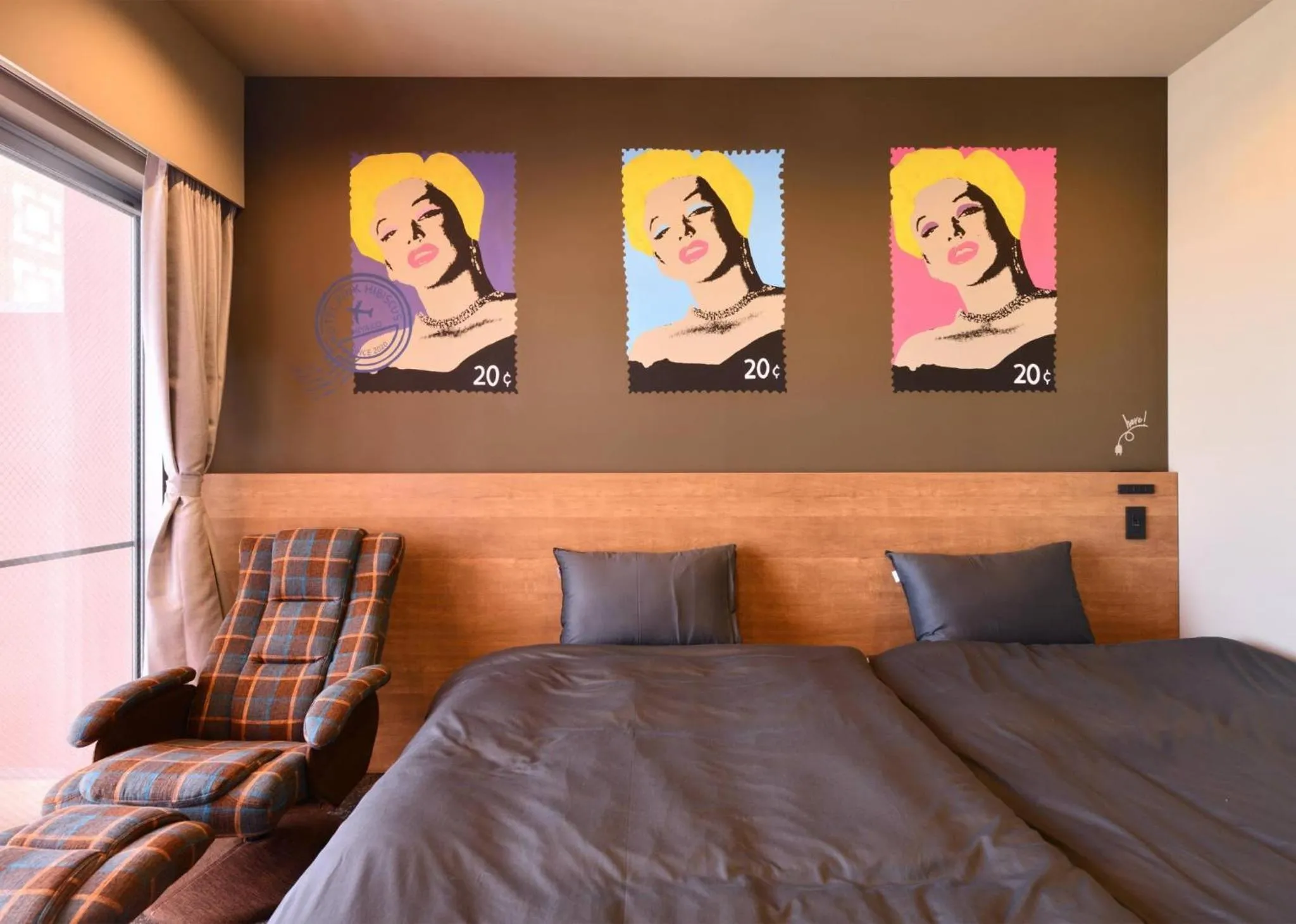 Bed in HOTEL PINK HIBISCUS