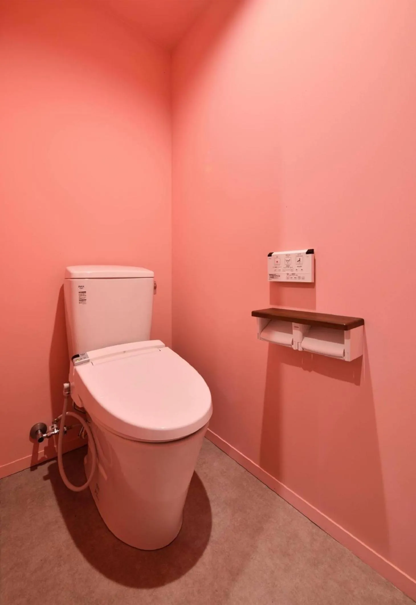 Toilet in HOTEL PINK HIBISCUS