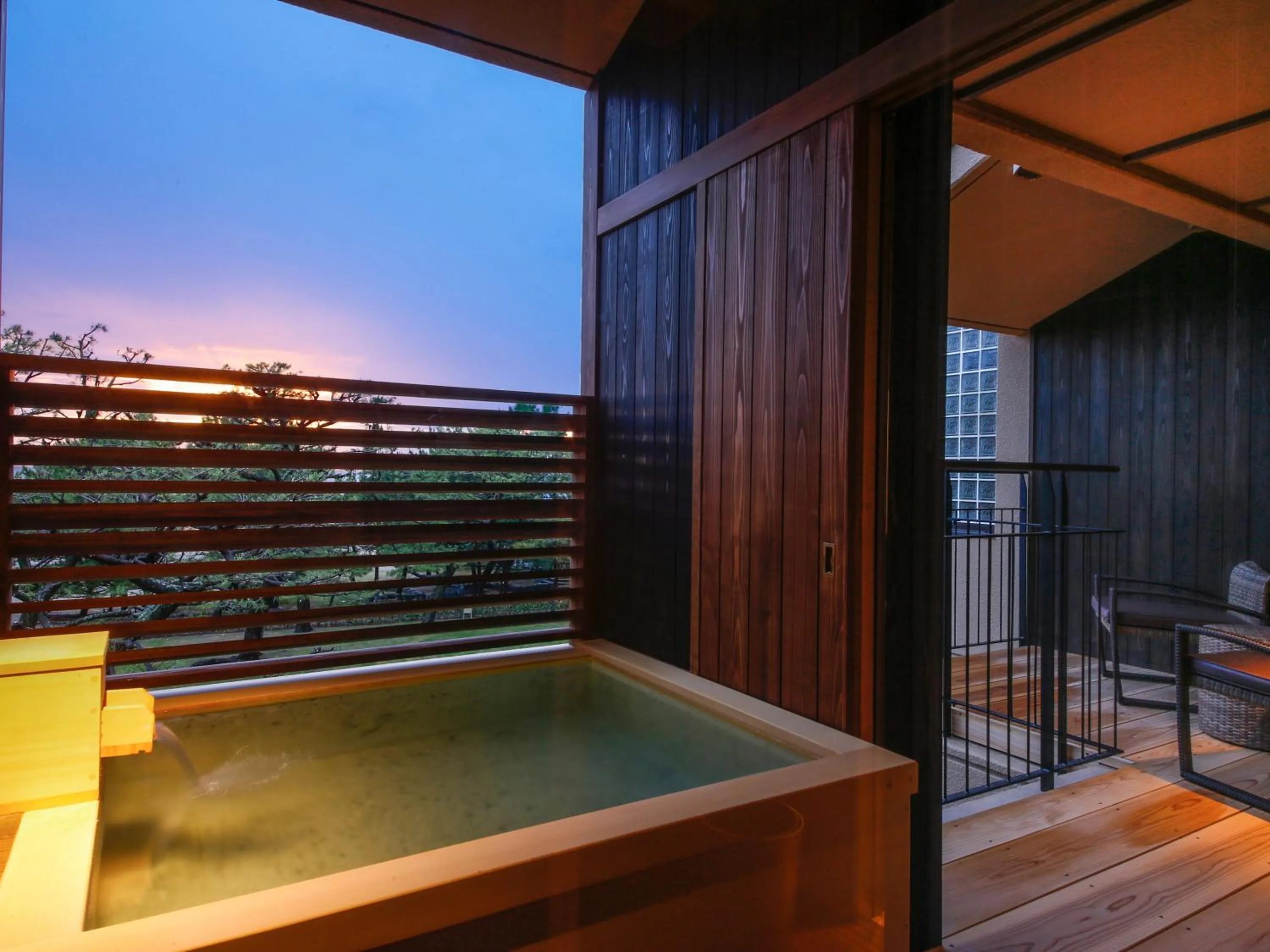 Open Air Bath in Awaji Hamarikyu Takumi