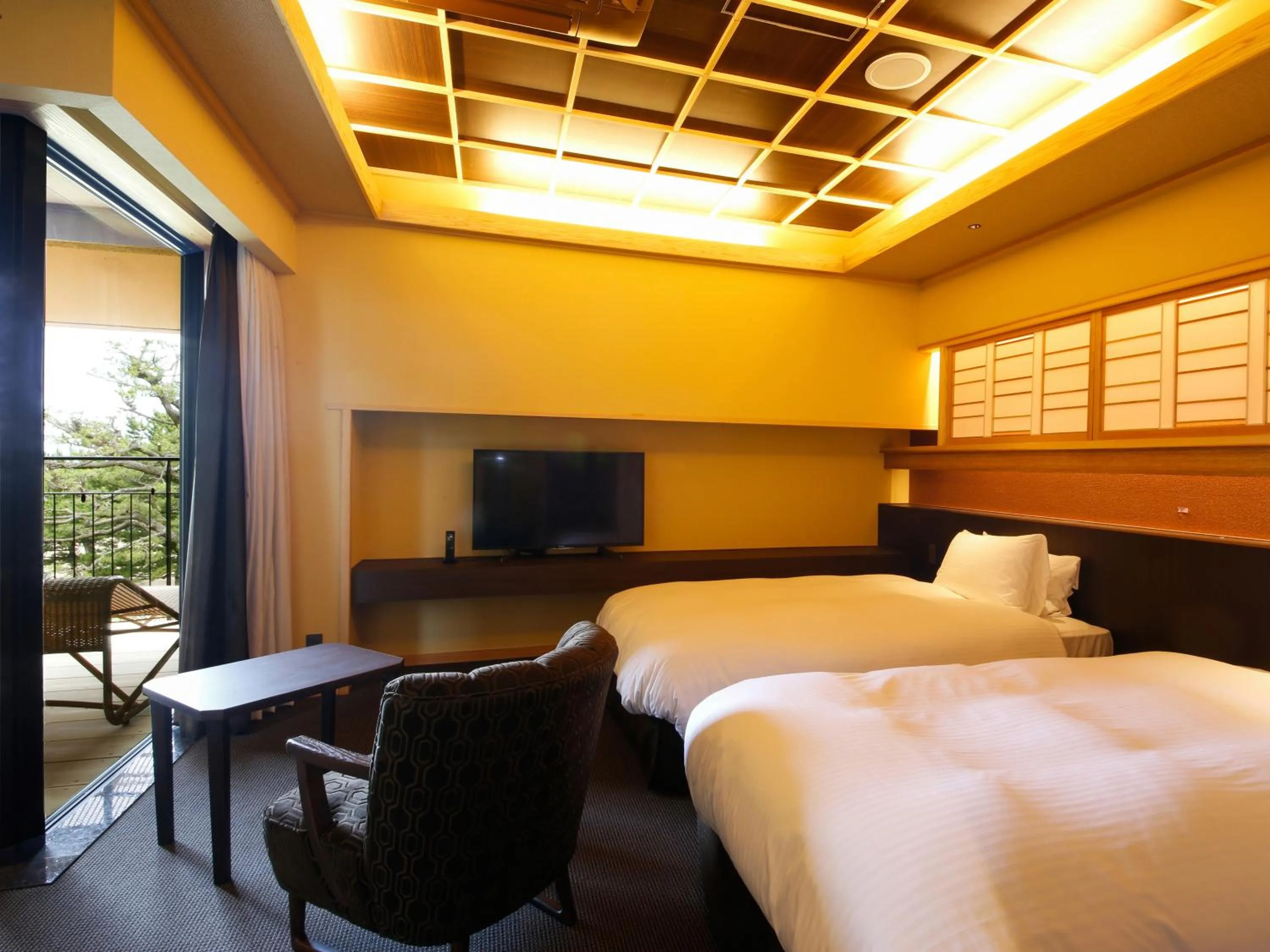 Bedroom, Bed in Awaji Hamarikyu Takumi