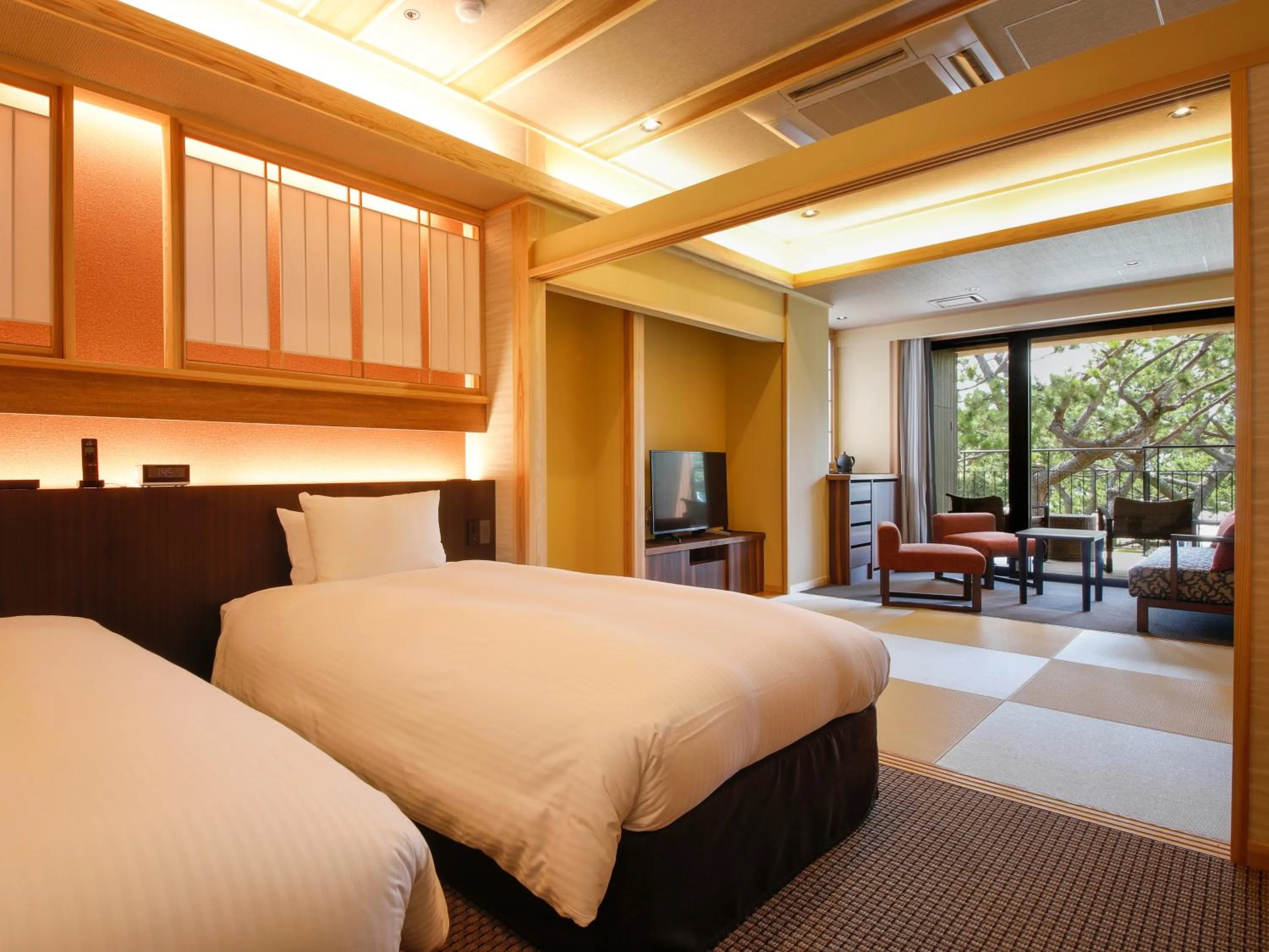 Bedroom, Bed in Awaji Hamarikyu Takumi