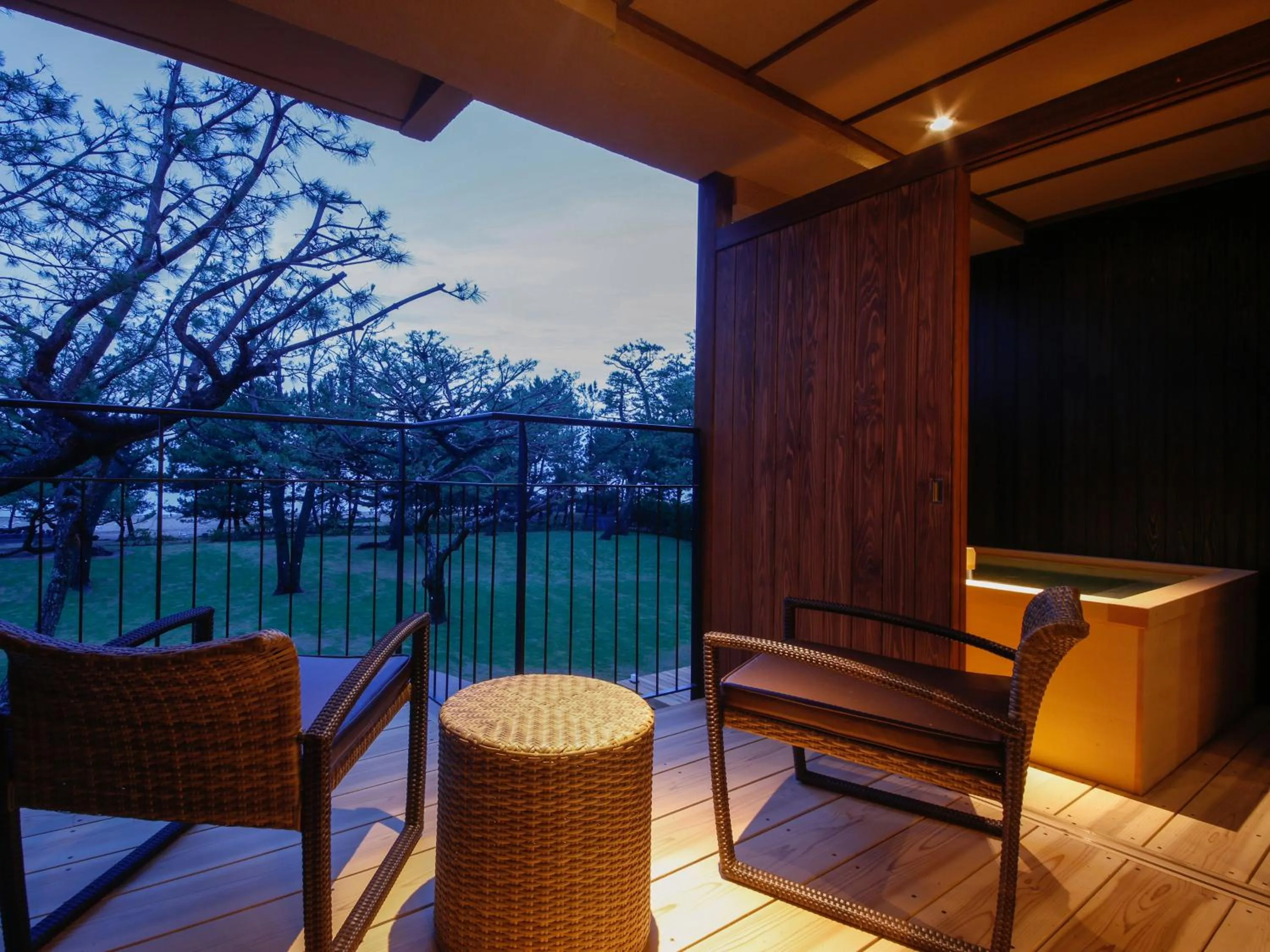 Awaji Hamarikyu Takumi