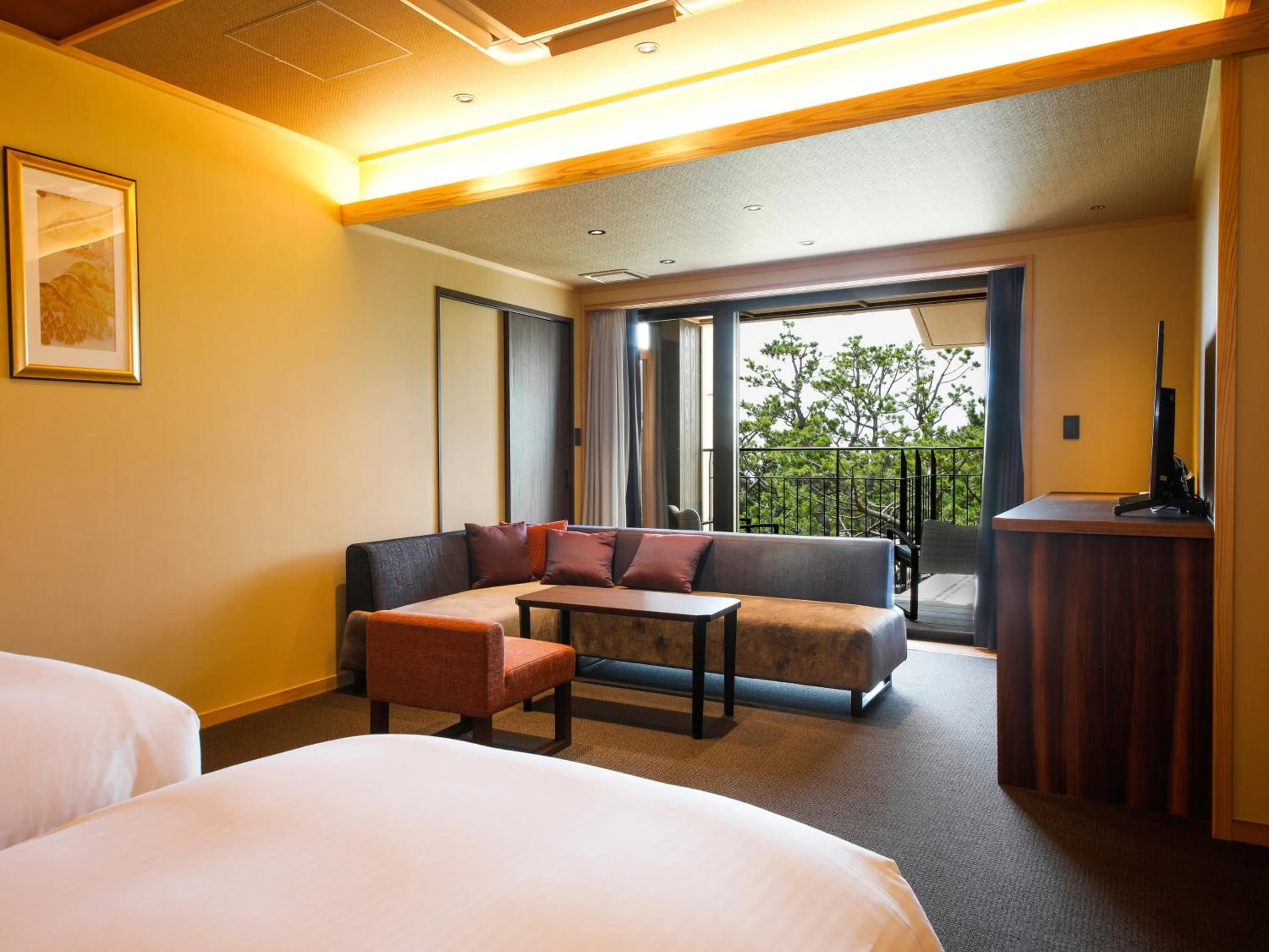 Bed in Awaji Hamarikyu Takumi