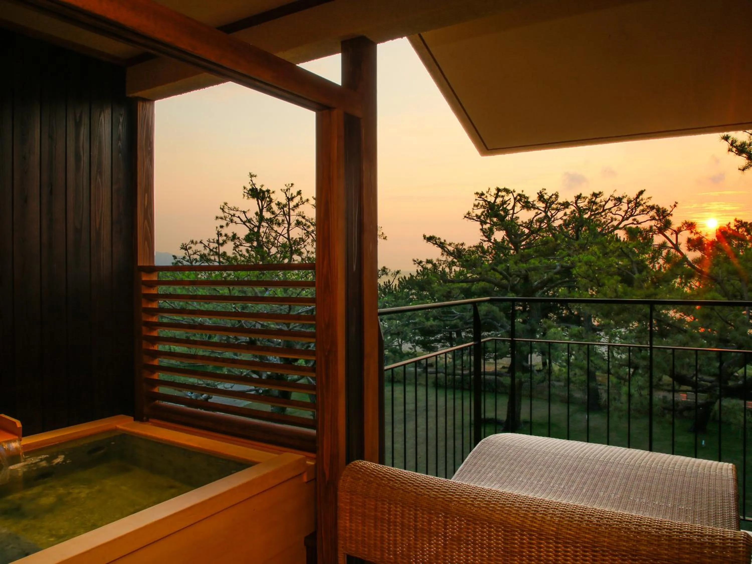 Open Air Bath in Awaji Hamarikyu Takumi