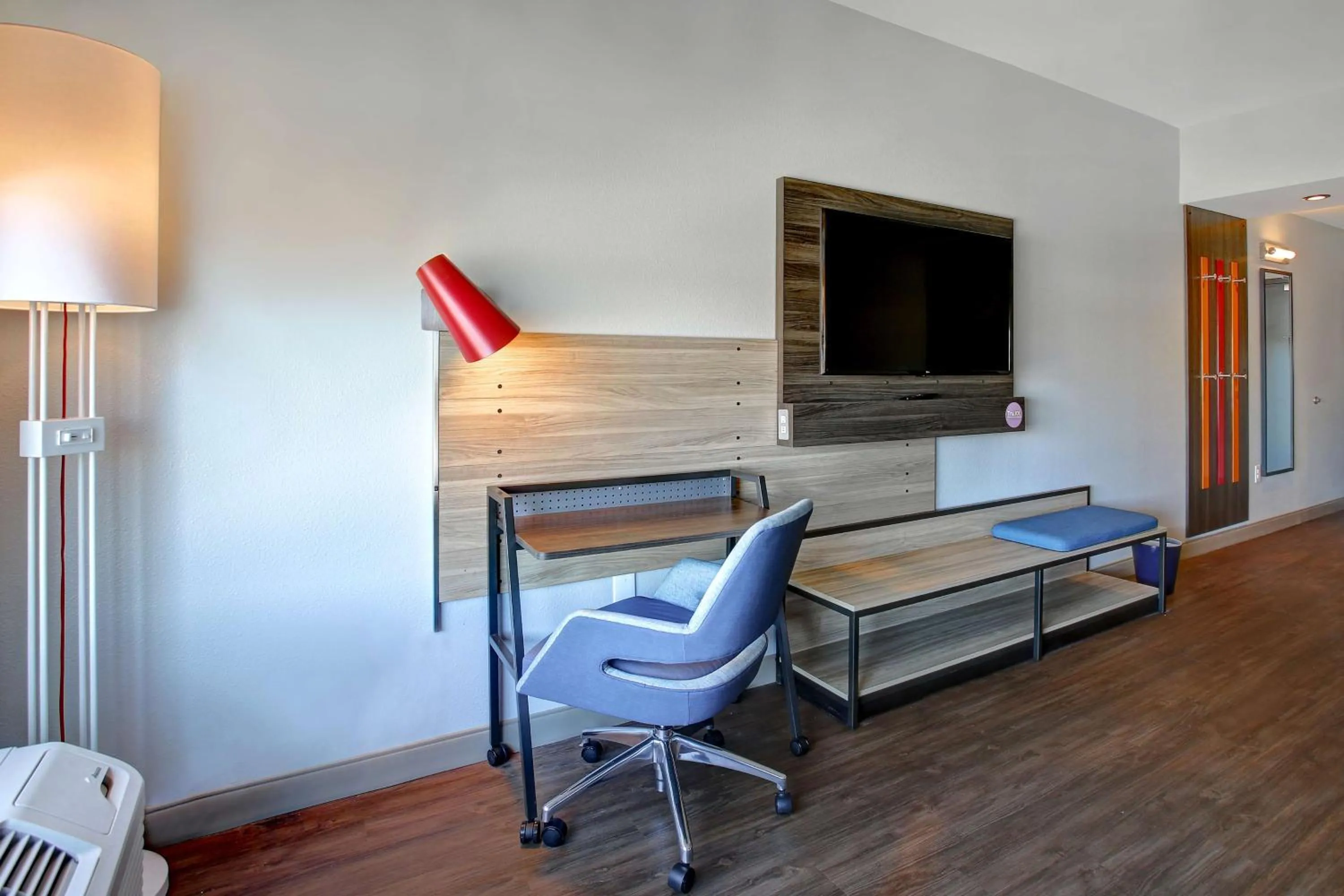 Bedroom, Bed in Tru By Hilton Monroe, Oh