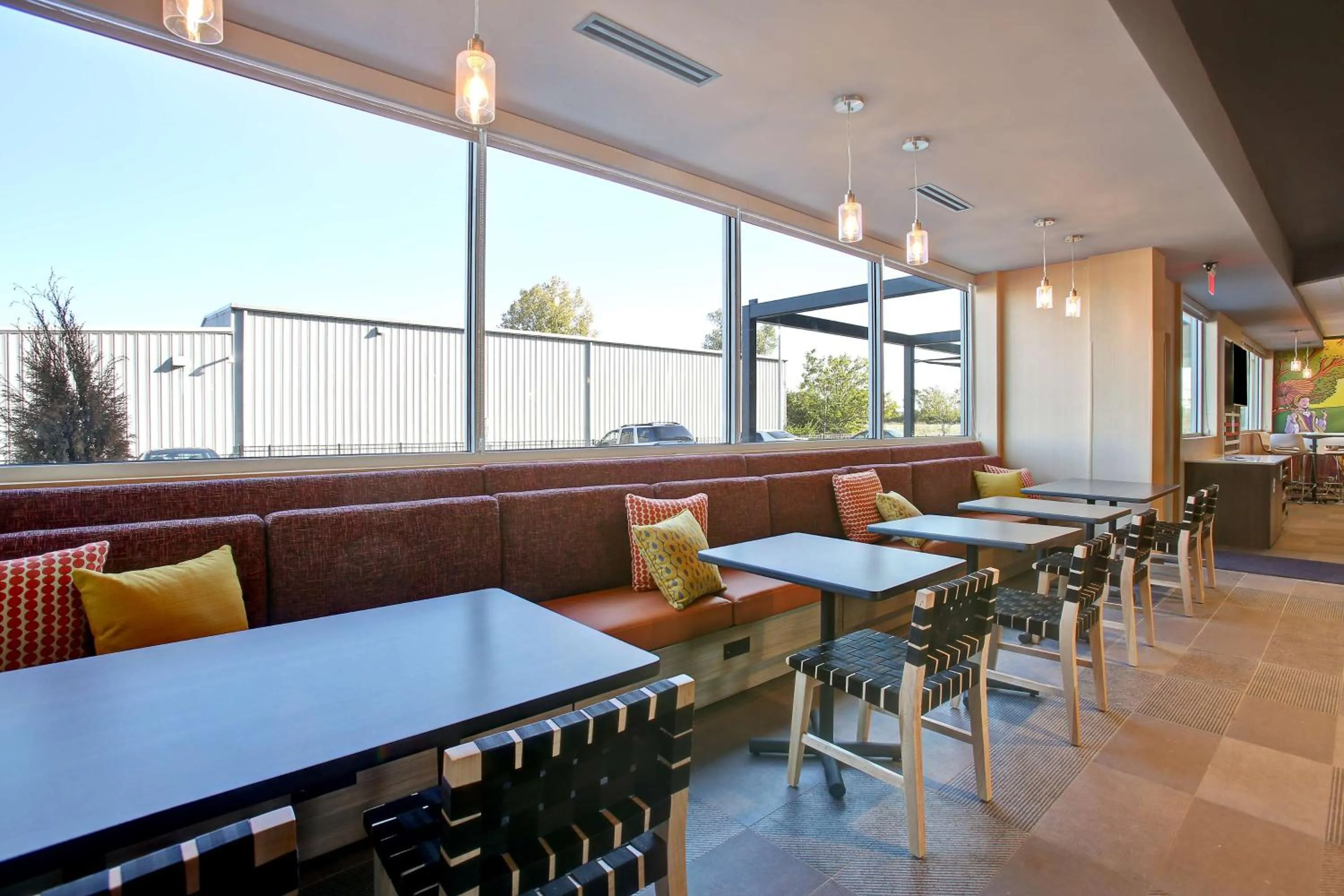 Lobby or reception in Tru By Hilton Monroe, Oh