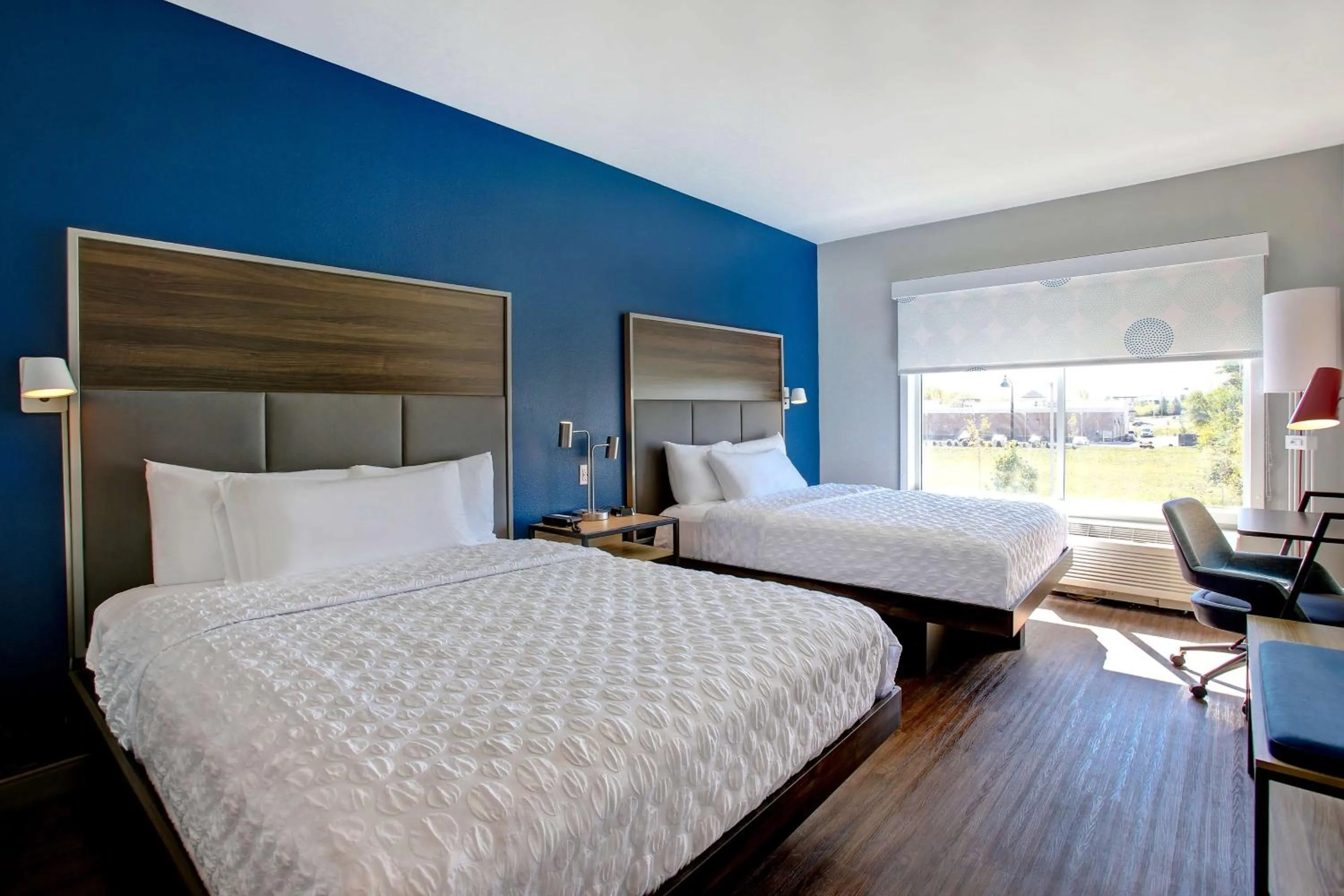 Bed in Tru By Hilton Monroe, Oh