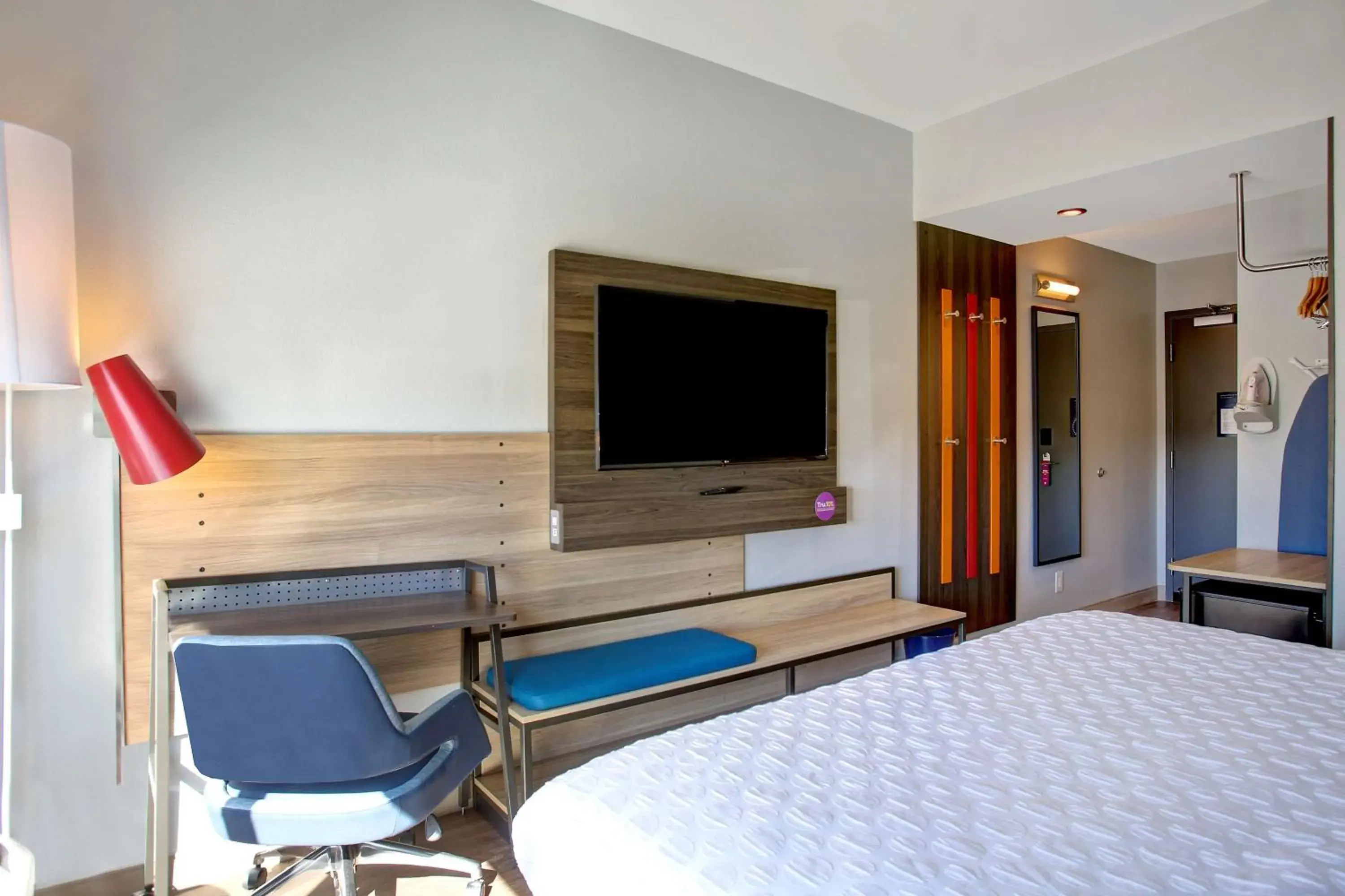 Bed in Tru By Hilton Monroe, Oh Bed in Tru By Hilton Monroe, Oh